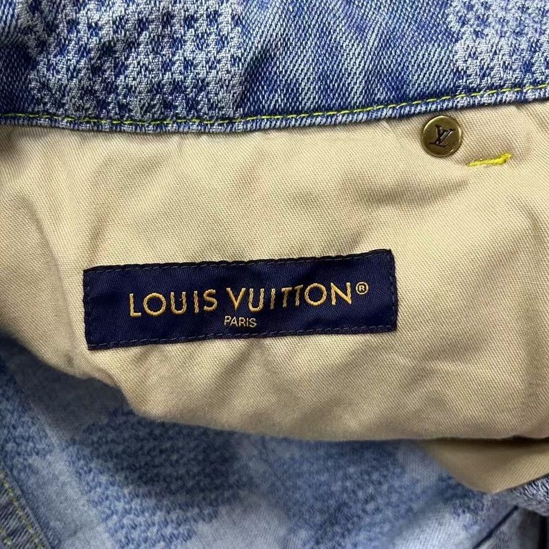 Louis Vuitton Louis Vuitton 25 New Blue Washed Button Jacquard Long Jean Size US 36 / EU 52 - 2 Thumbnail