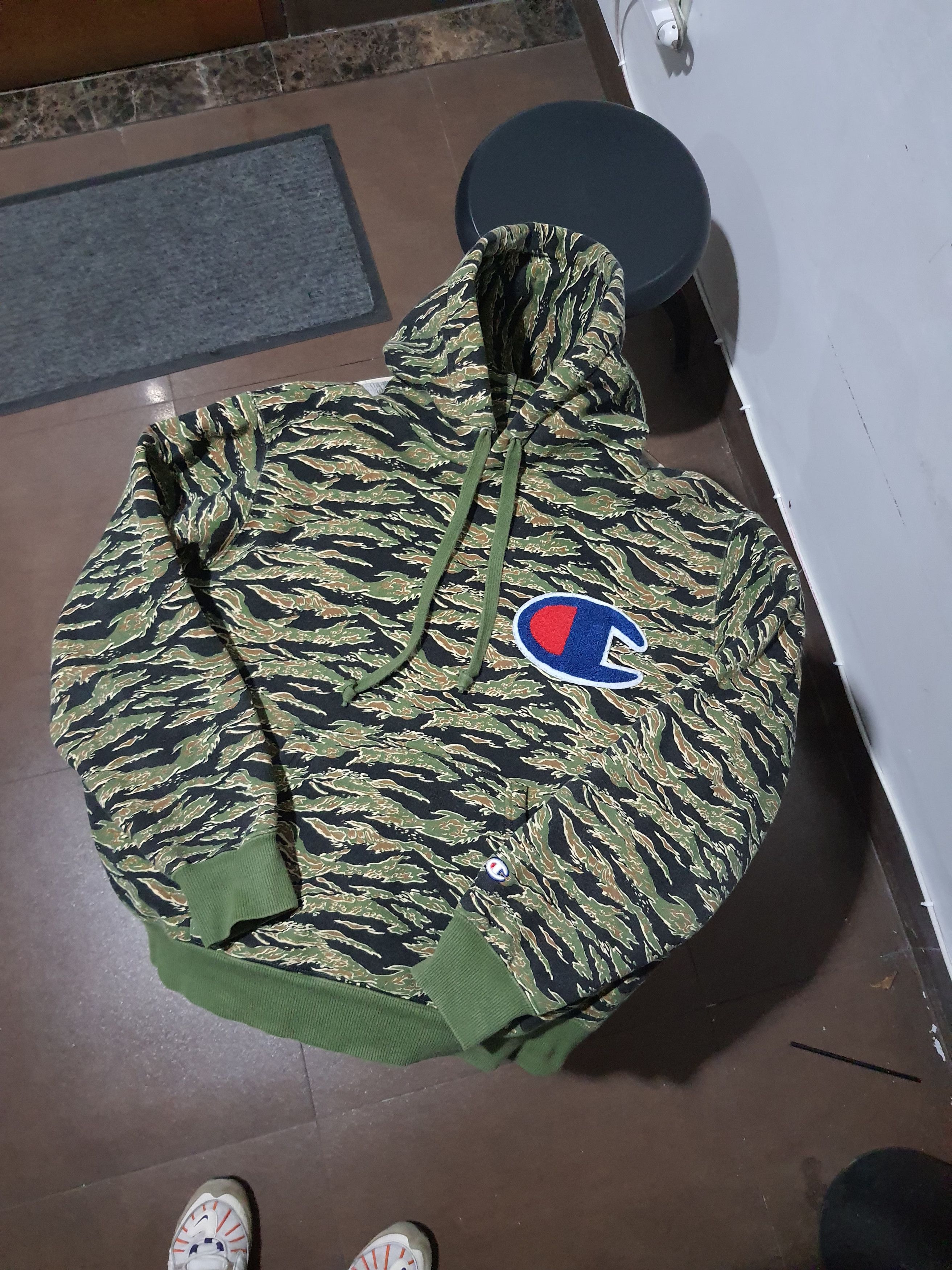 Champion Champion tiger camo japan hoodie Size US M / EU 48-50 / 2 - 4 Thumbnail