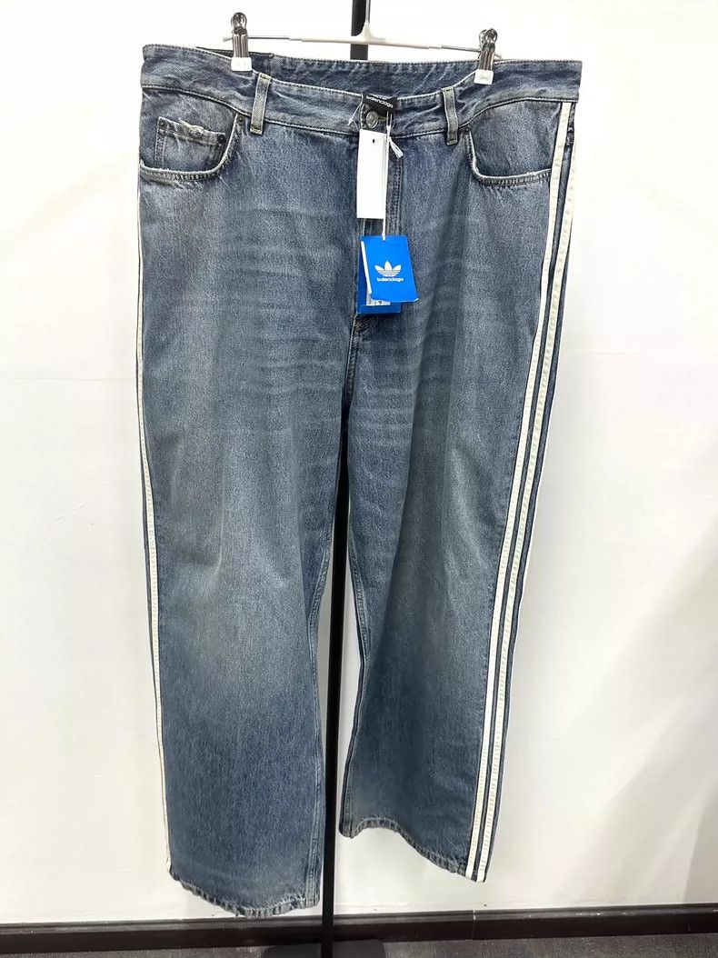 Balenciaga Balenciaga size L Adidas originals co-branded baggy striped Size US 26 / EU 42 - 1 Thumbnail