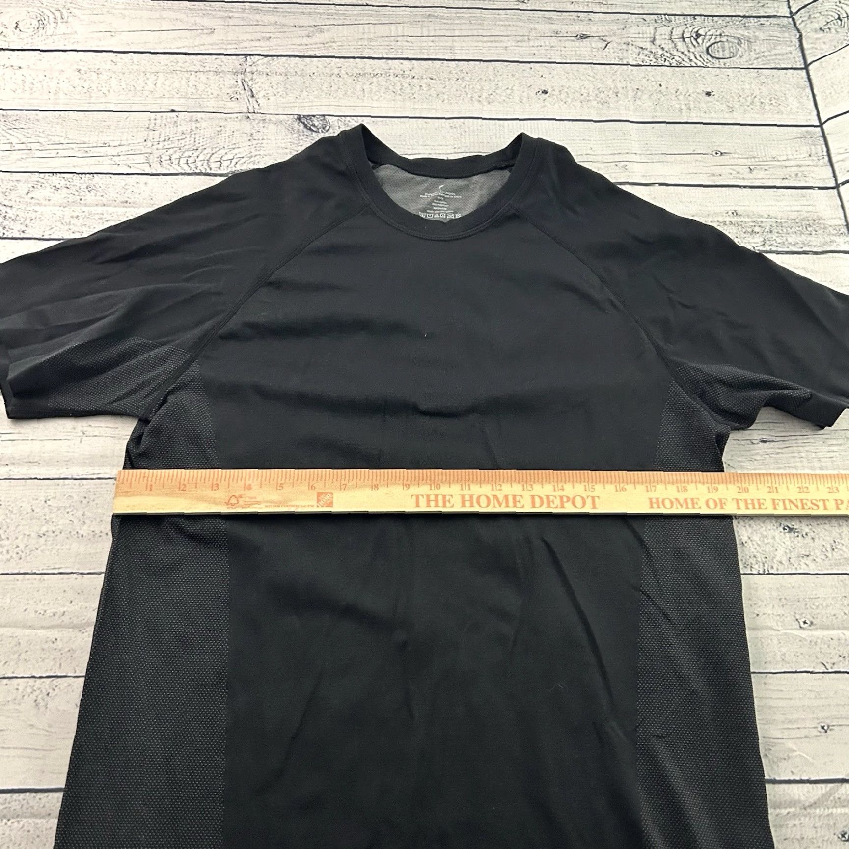 Fabletics Fabletics Short Sleeve Athletic Nylon Poly T Shirt Men's Large Black Shirt Mens L Black Athletic T-Shirt Size US L / EU 52-54 / 3 - 4 Thumbnail