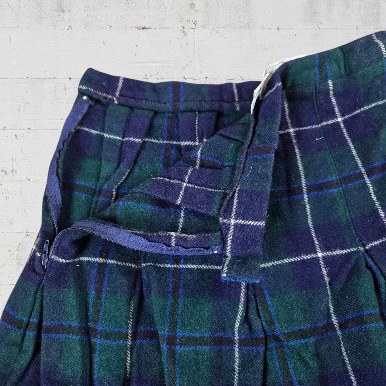 Vintage 90s Green Navy Tartan Plaid Wool Midi Skirt Size 8 Size 30" / US 8 / IT 44 - 6 Thumbnail