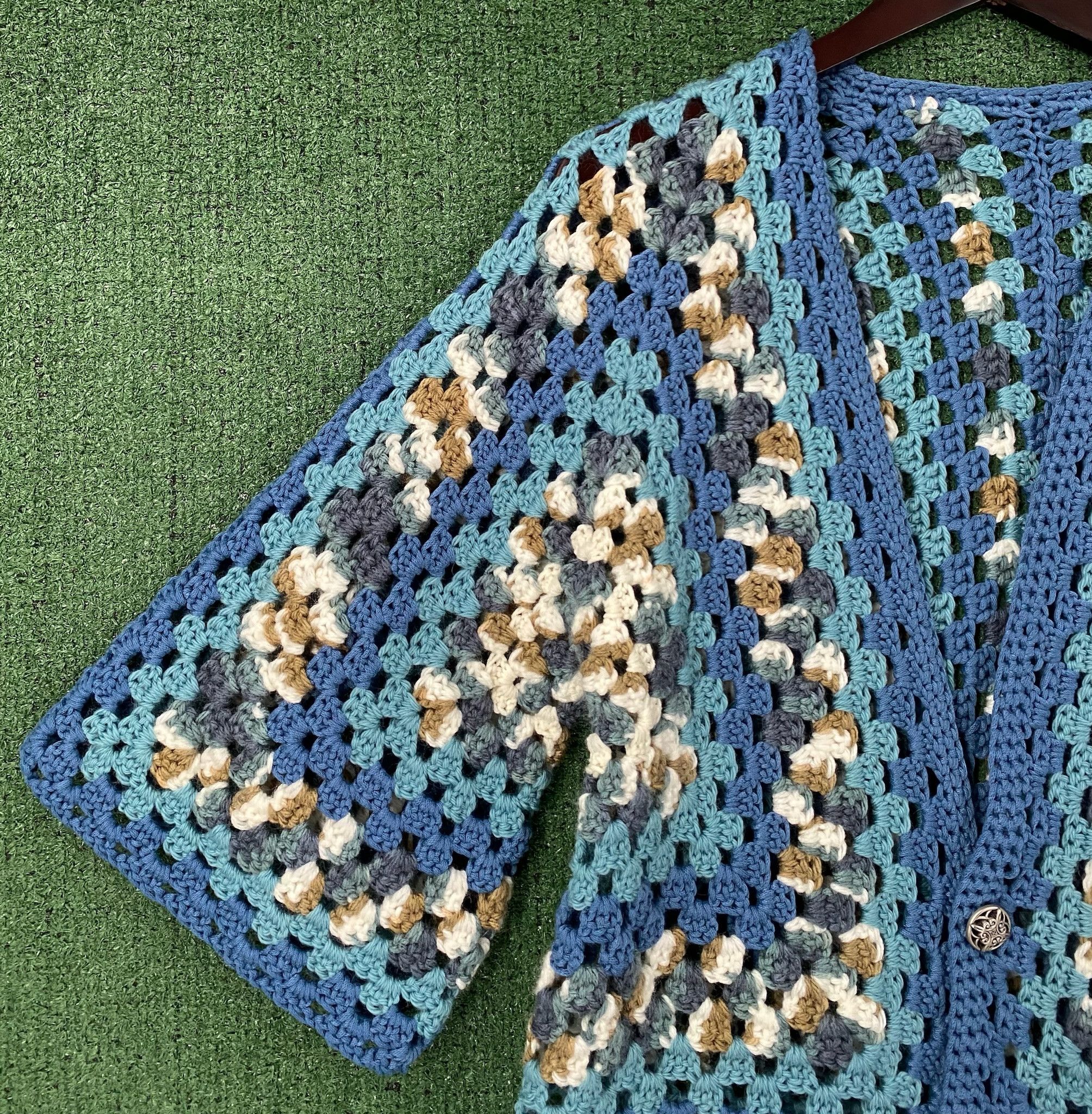 Handmade VTG Handmade Granny Square Crochet Cardigan Sweater Medium Size M / US 6-8 / IT 42-44 - 4 Thumbnail