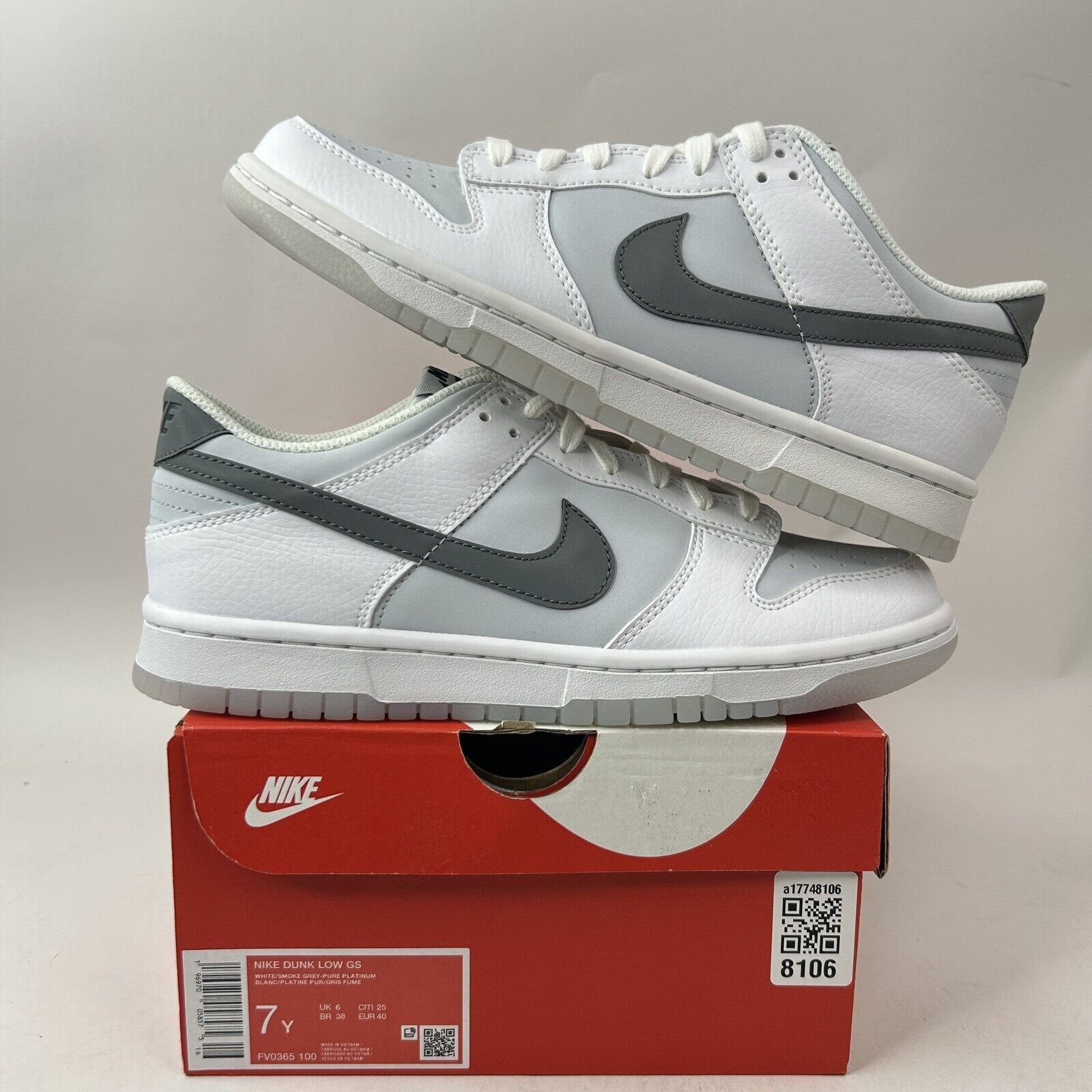 Nike Nike Dunk Low GS “White Smoke Grey Pure Platinum” 2024 Size US 8.5 / IT 38.5 - 1 Thumbnail