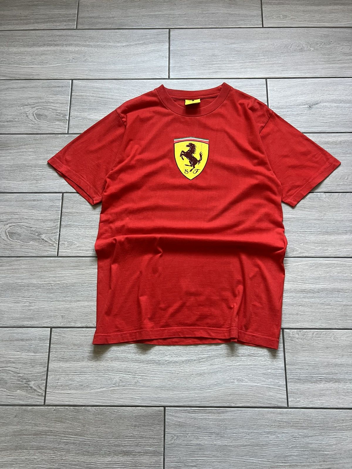 Ferrari Ferrari 2000 Vintage Y2k Red T-shirt Big Lodo Size US M / EU 48-50 / 2 - 3 Thumbnail