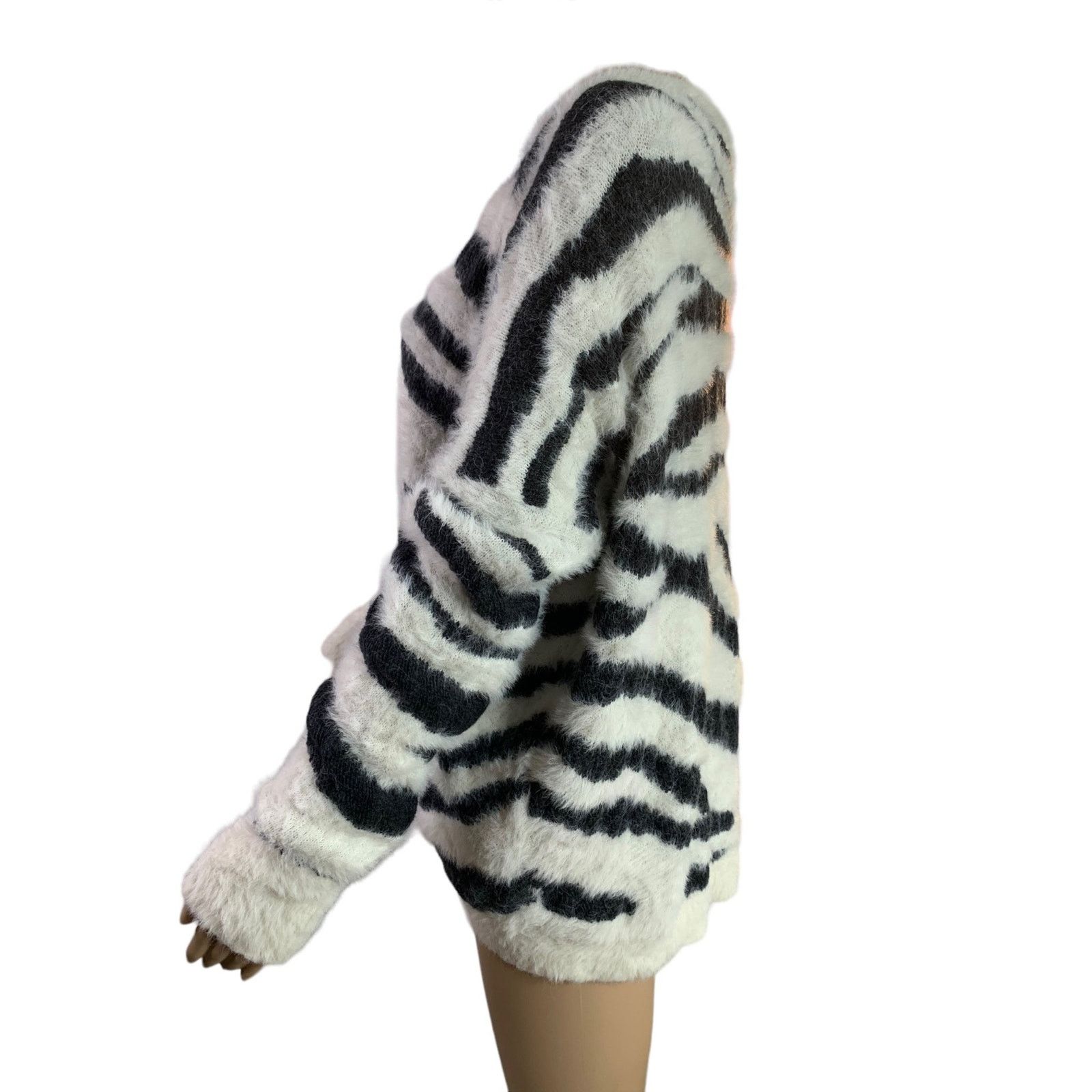 Express Express Zebra Animal Print Sweater Laced Front Women L Size L / US 10 / IT 46 - 7 Thumbnail