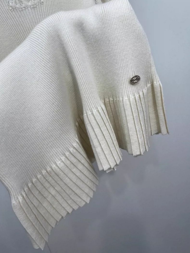 Chanel Chanel 21A early autumn milky white ruffle knitted dress 25 Size XS / US 0-2 / IT 36-38 - 4 Thumbnail