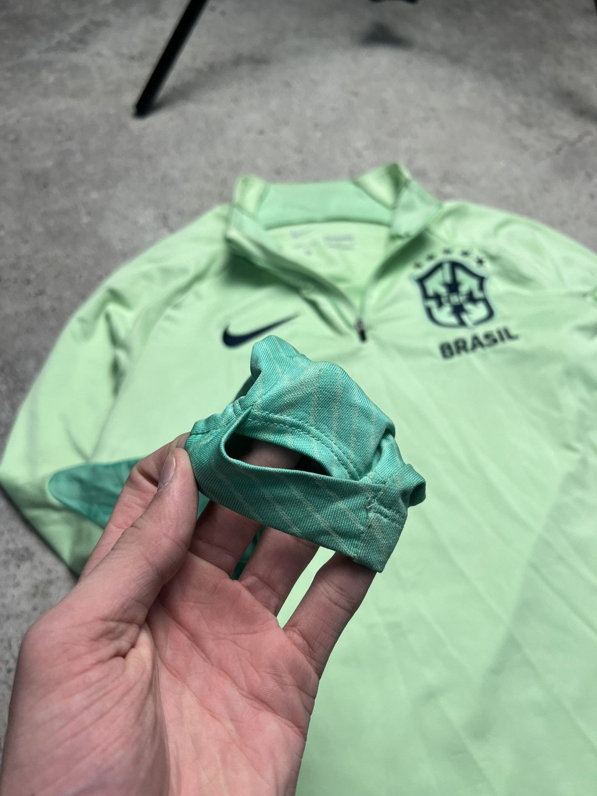Nike Vintage Nike Brazil Training Long Sleeve Jersey Size US M / EU 48-50 / 2 - 6 Thumbnail