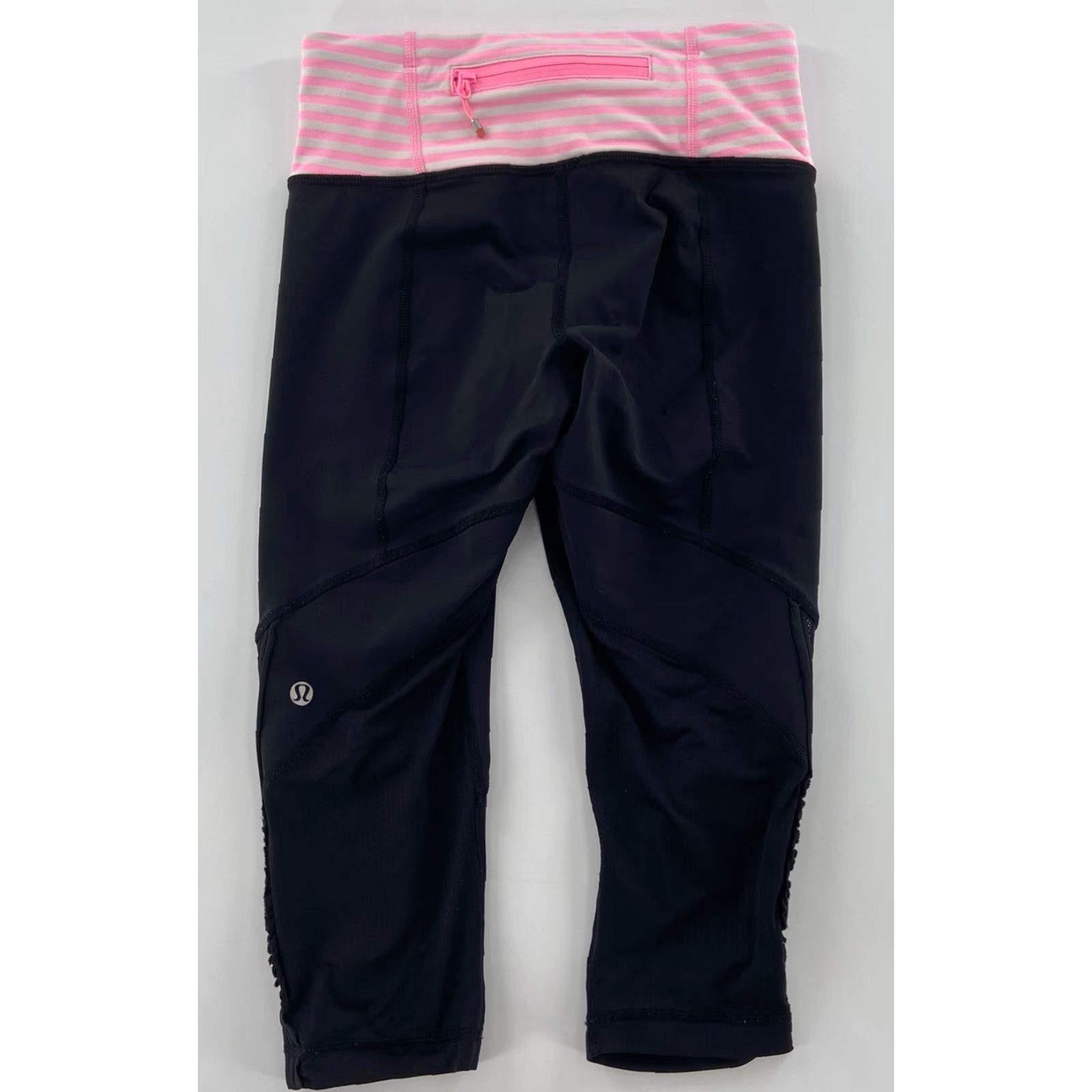 Lululemon Lululemon Leggings Size 4 Cropped Black Pink Pockets Yoga Activewear Womens Size 27" / US 4 / IT 40 - 2 Thumbnail