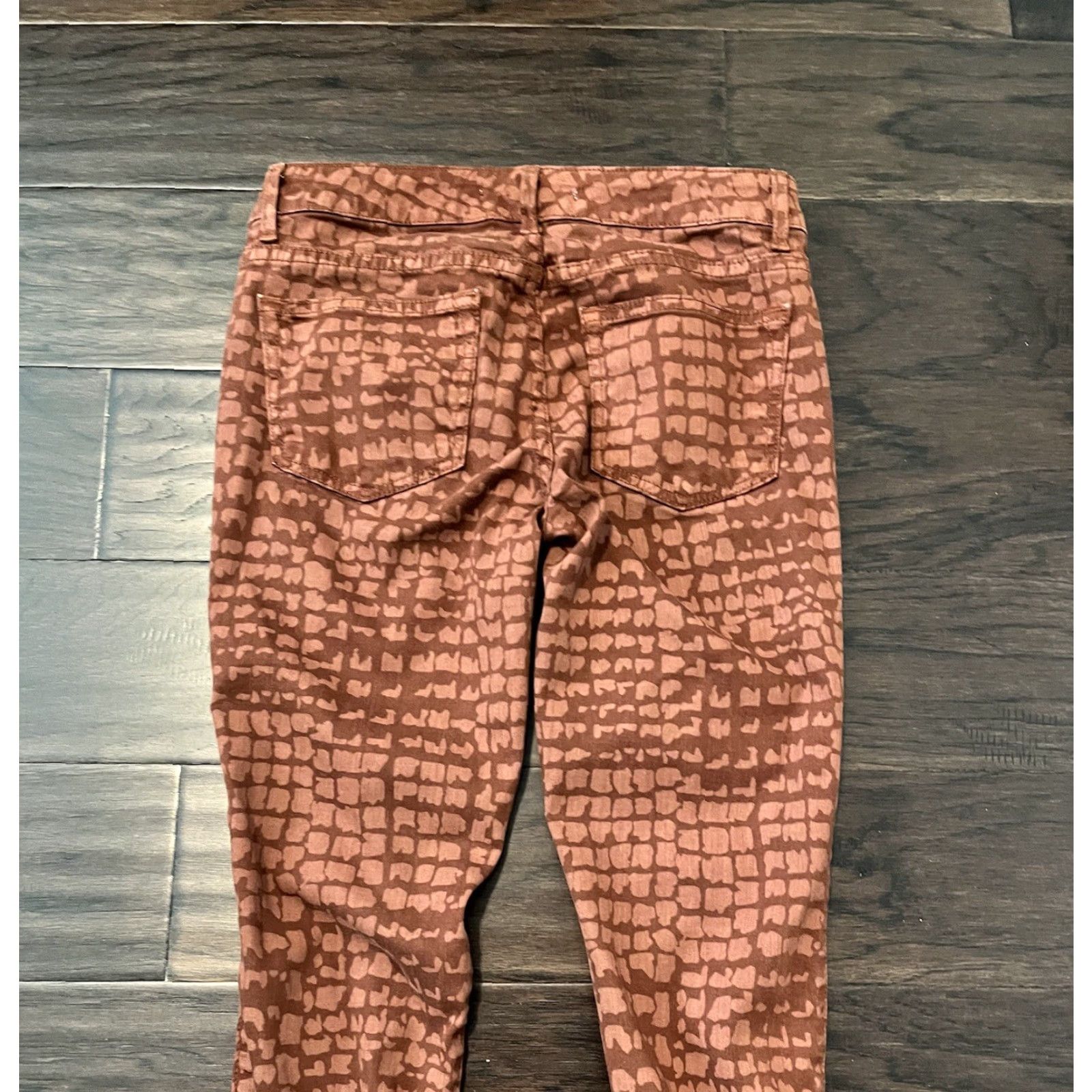 Crocs Rich & Skinny Marilyn Croc Print Skinny Jeans Size 25 Womens Jeans Skinny 30in Multicolor Colorful 25 in inseam 30 in Department Women Size 42" / US 20 - 5 Thumbnail