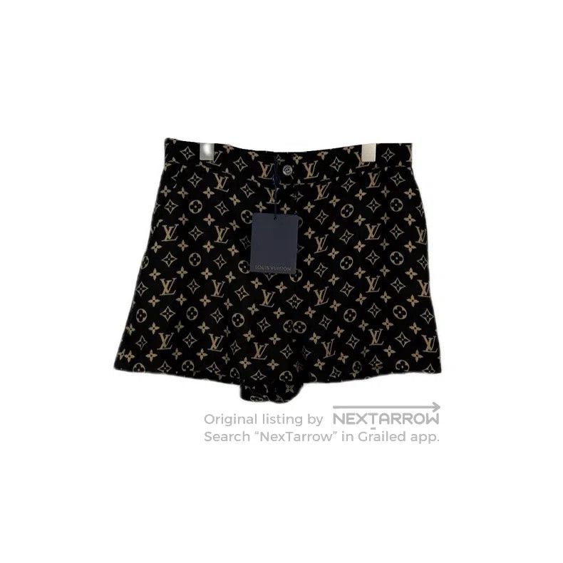 Louis Vuitton Louis Vuitton Black full logo mulberry silk shorts Size US 38 / EU 54 - 1 Thumbnail