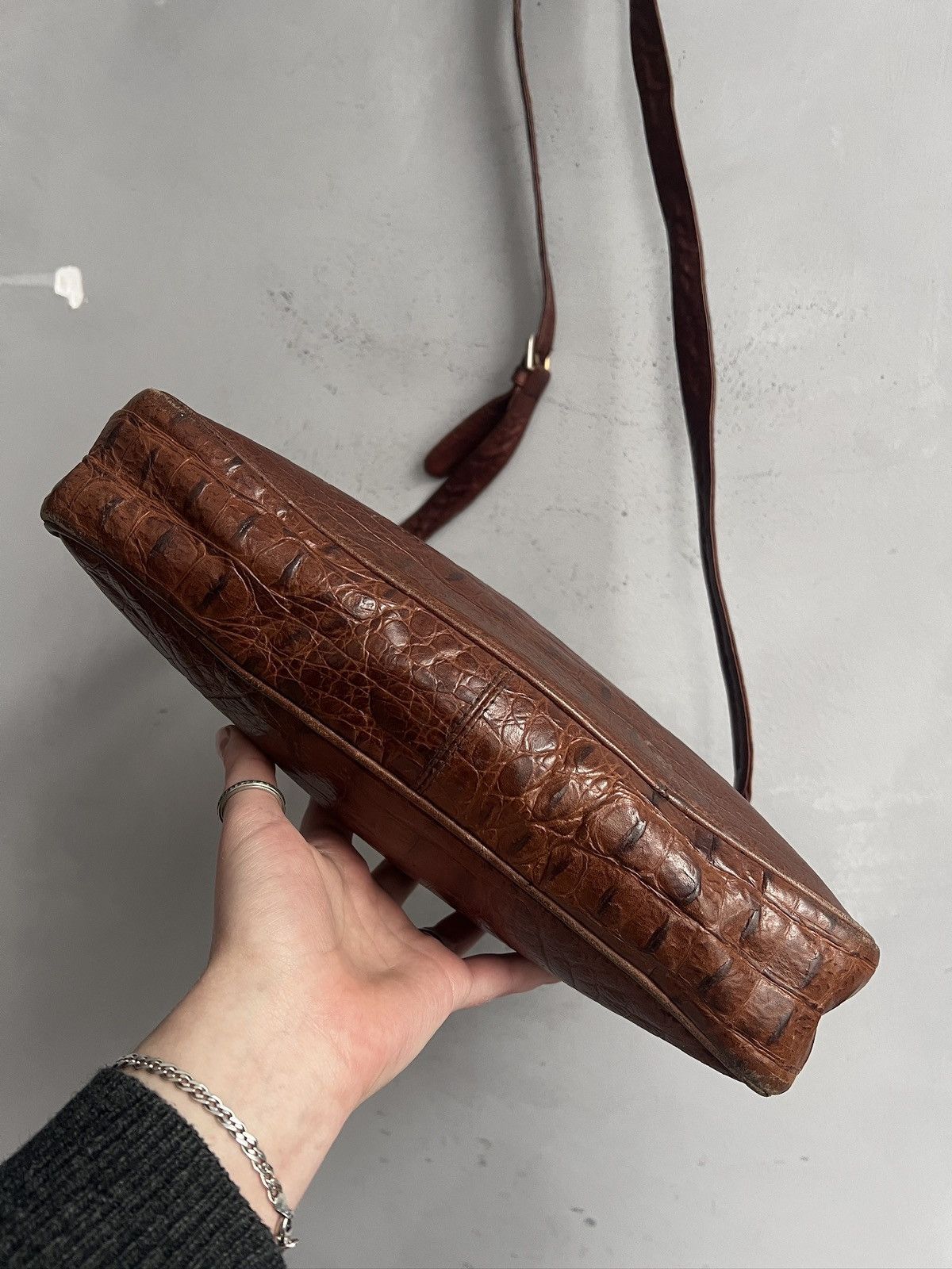 KMRii Brown Leather Crocodile Skin Crossbody kmrii style Size ONE SIZE - 5 Thumbnail