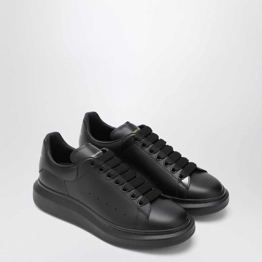 Alexander McQueen o1d2blof0126 Oversize Low-Top Sneakers in Black Size US 7.5 / EU 40-41 - 2 Thumbnail