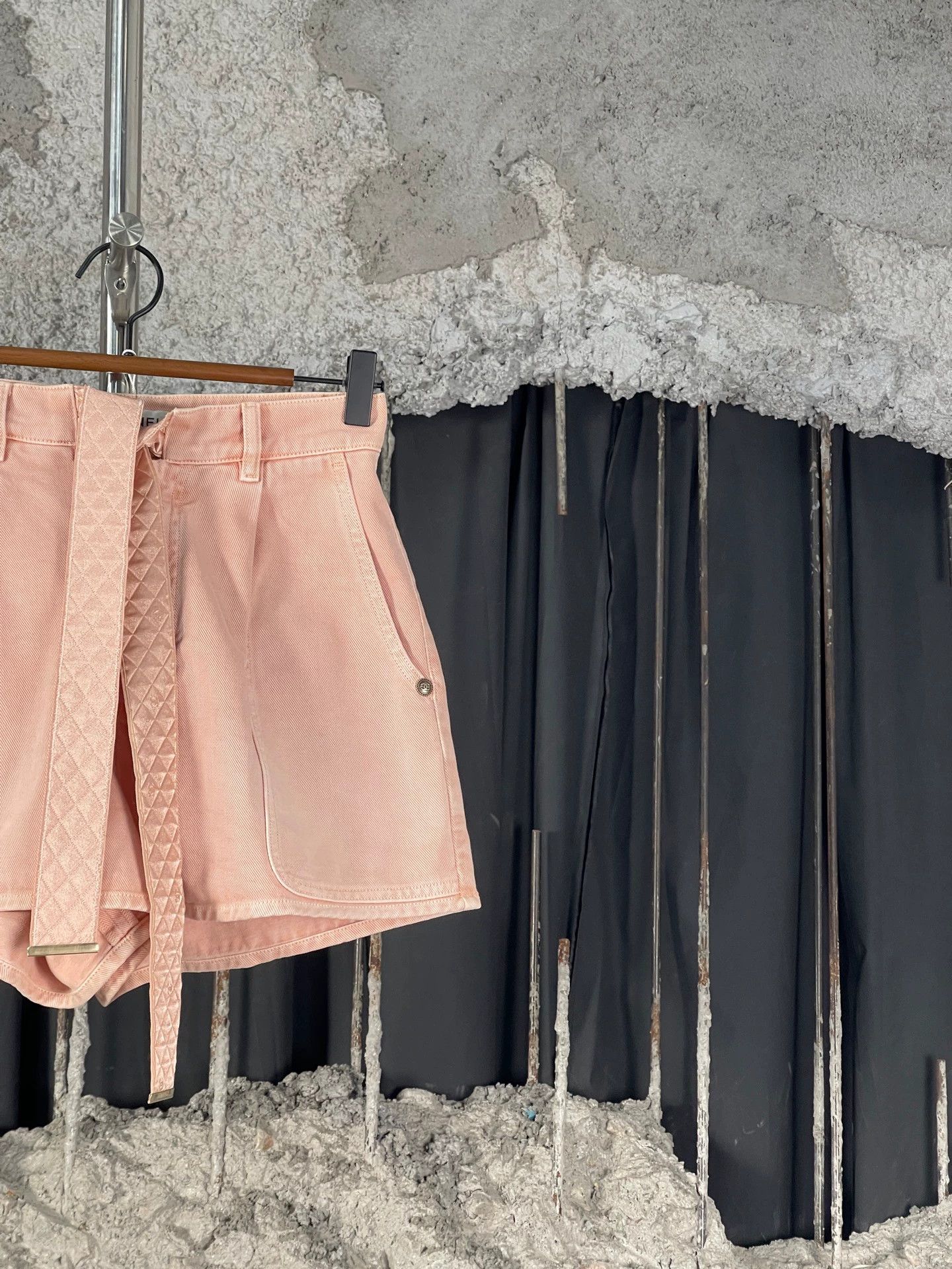 Chanel Chanel Belted Shorts Size 34 99 New Size 25" / US 0 / IT 36 - 4 Thumbnail
