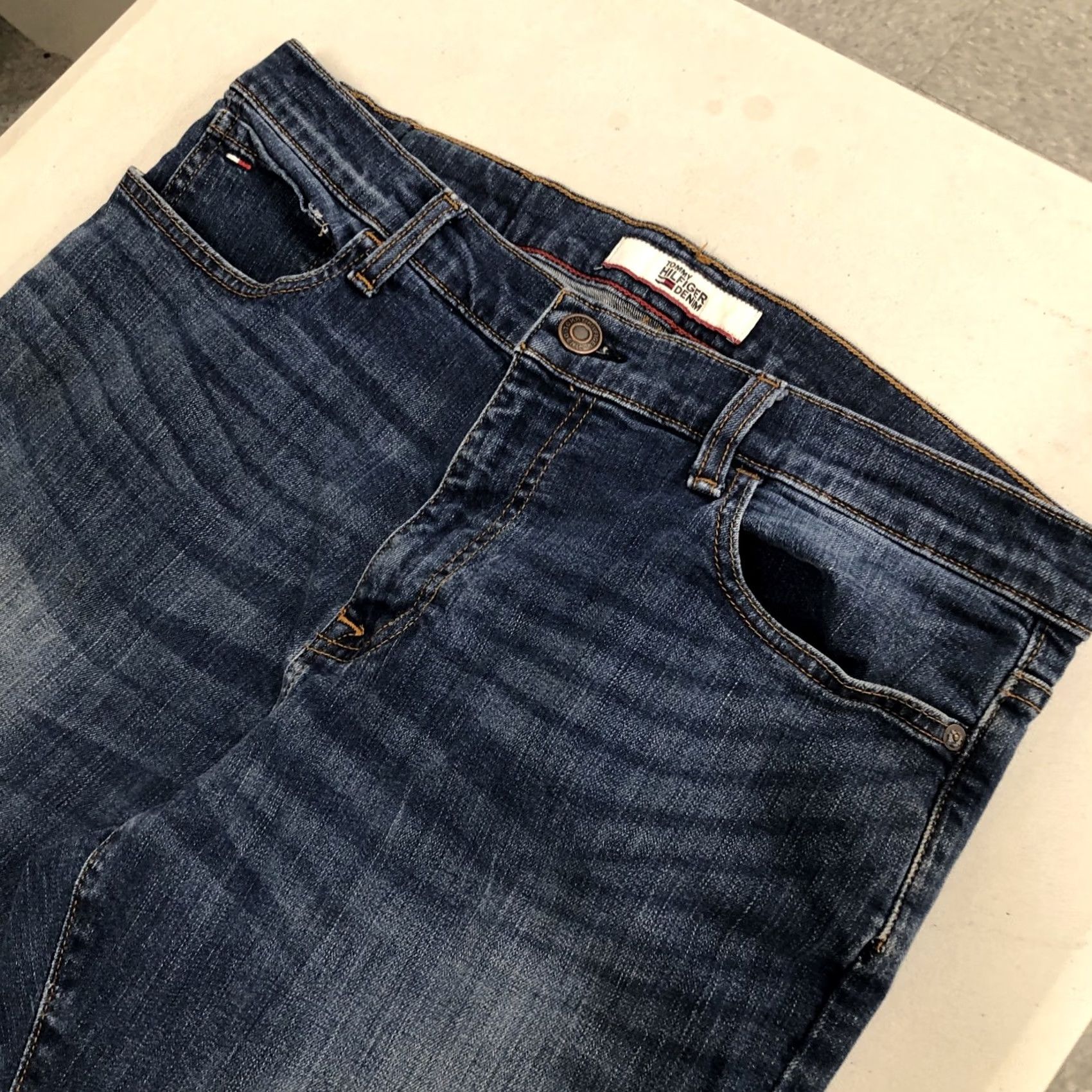 Tommy Hilfiger Tommy Hilfiger Jeans Men’s 34x31 Slim Straight Blue Denim 5-Pocket Logo USA College School Cowboy Size US 34 / EU 50 - 2 Thumbnail