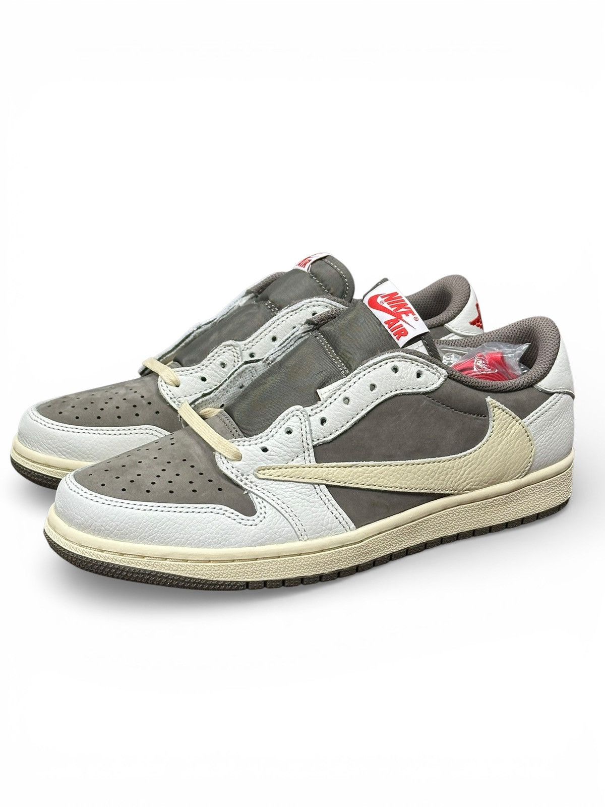 Jordan Brand × Travis Scott Size 7.5 - Jordan 1 Low OG x Travis Scott Reverse Mocha Low Size US 7.5 / EU 40-41 - 3 Thumbnail