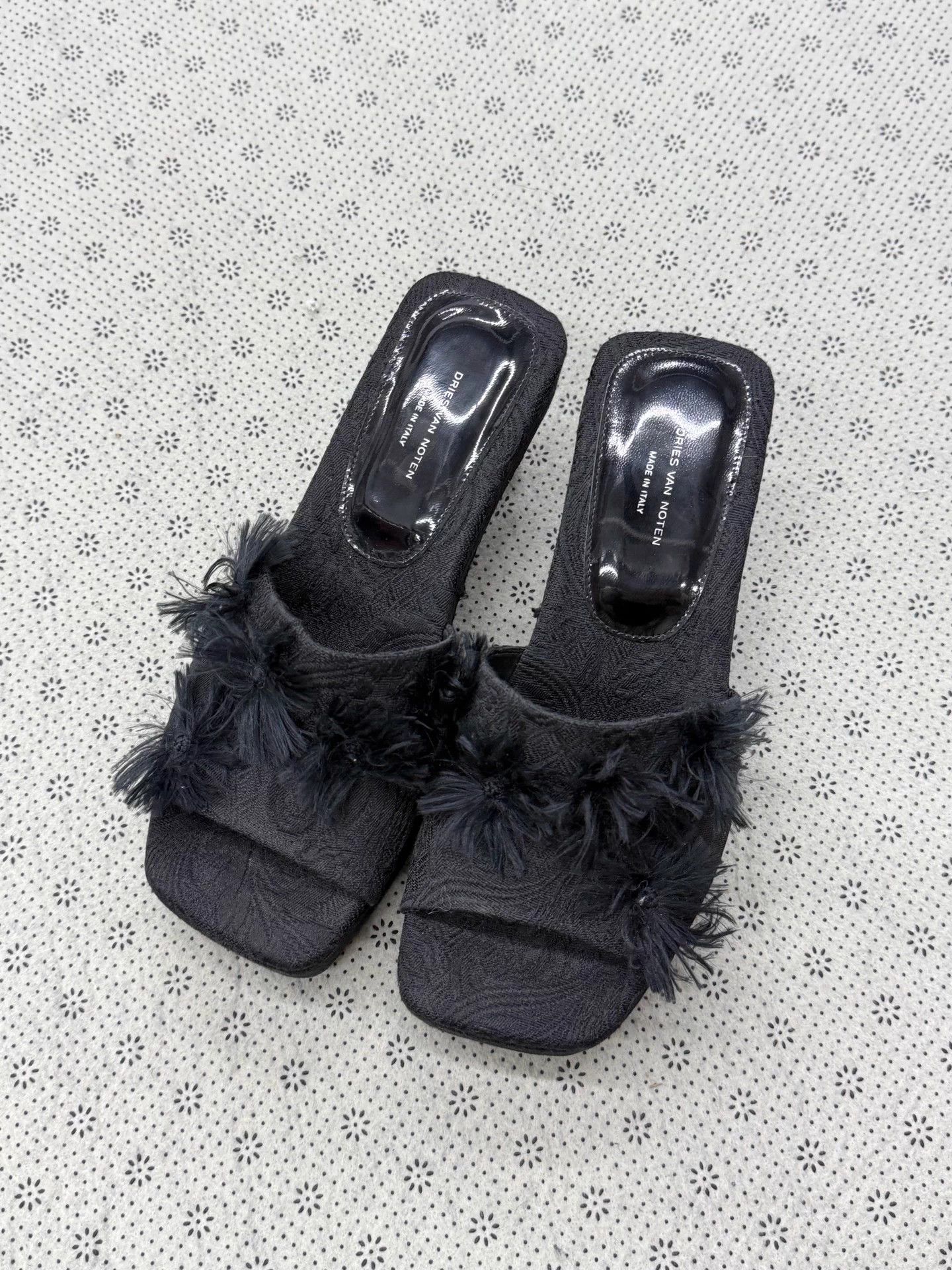 Dries Van Noten Dries Van Noten Black Faux Fur Beaded 38 Unused Size US 7 / IT 37 - 1 Thumbnail