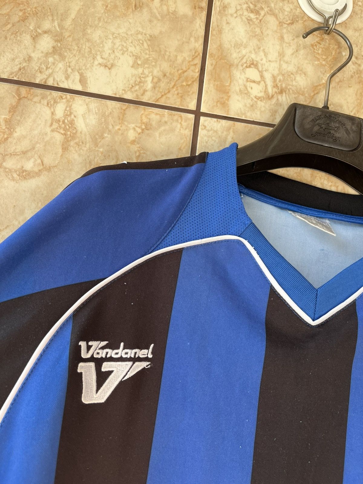Vintage Vintage 2010/2011 Gillingham Fc soccer jersey Size US S / EU 44-46 / 1 - 3 Thumbnail