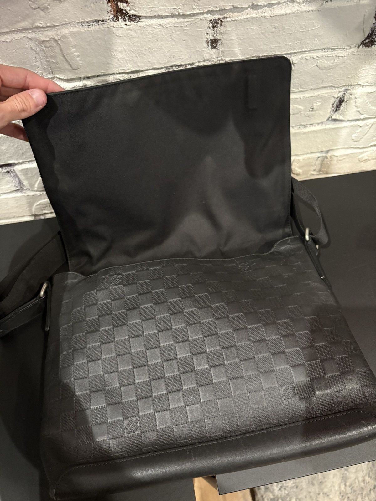 Louis Vuitton Louis Vuitton Bag Size ONE SIZE - 5 Thumbnail