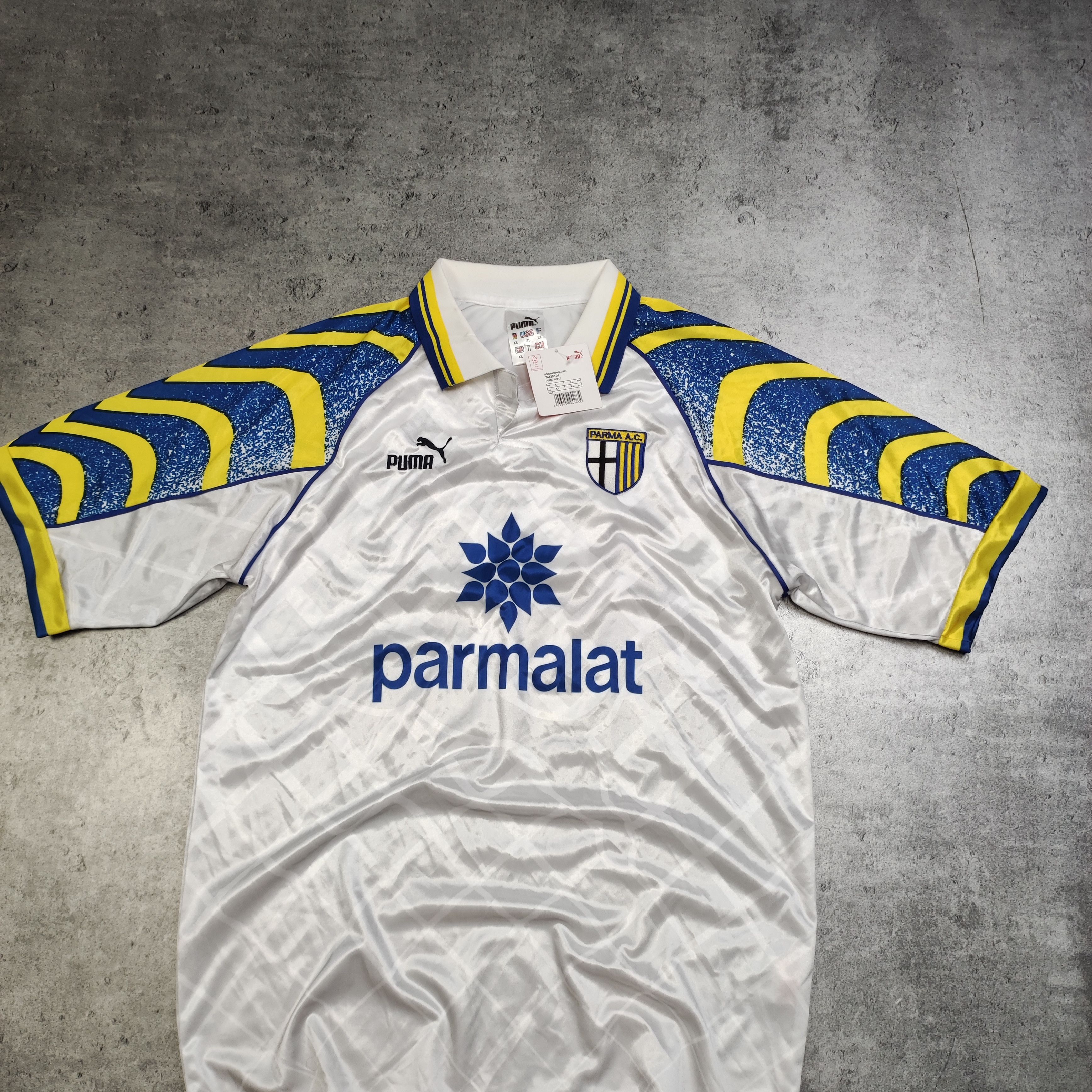 Vintage Vintage RARE 1995 Home Parma FC #11 Crespo Football Kit Size US XL / EU 56 / 4 - 3 Thumbnail