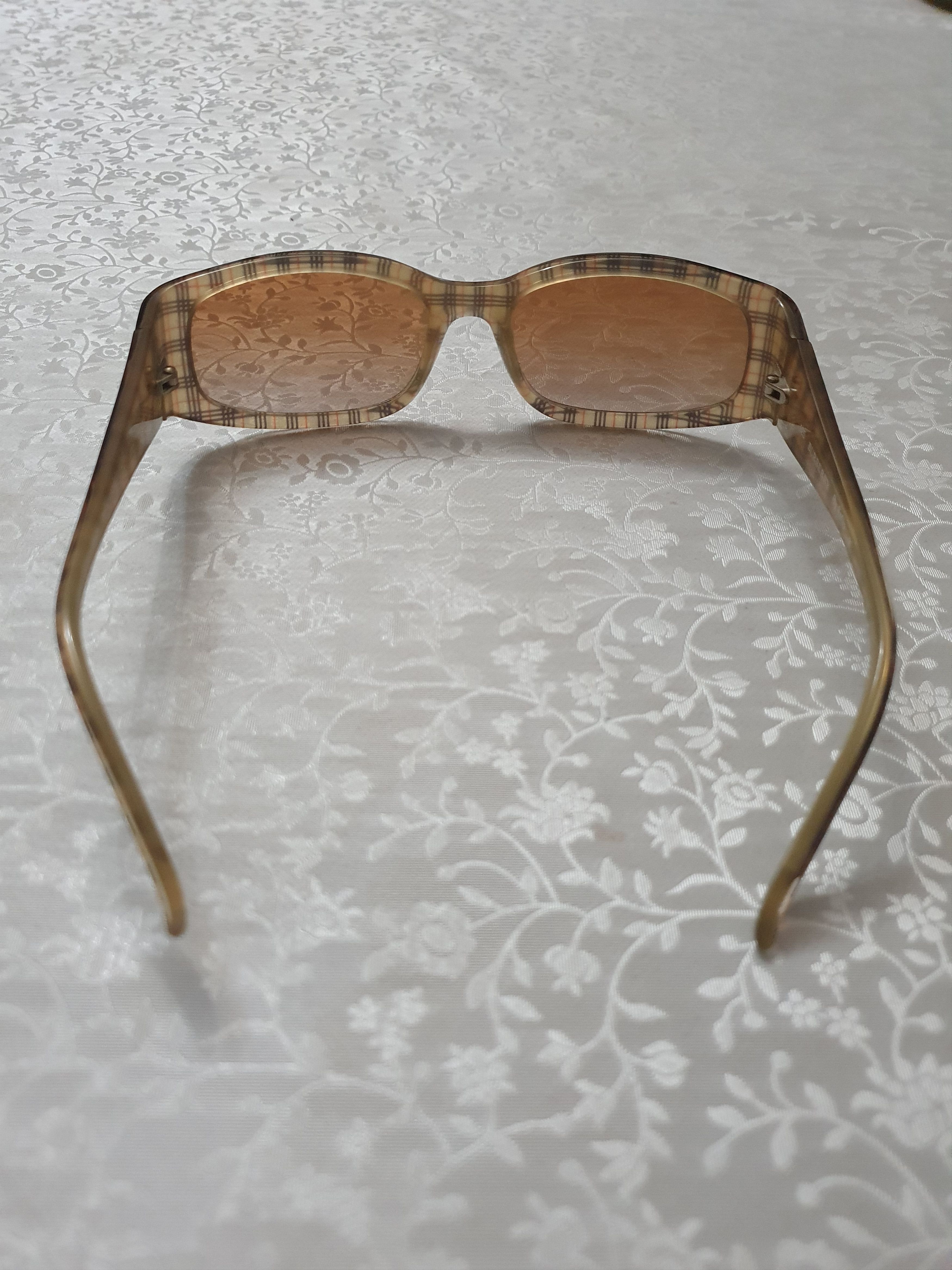 00's Burberry Vintage Y2k Nova-Check Retro-Punk Sunglasses