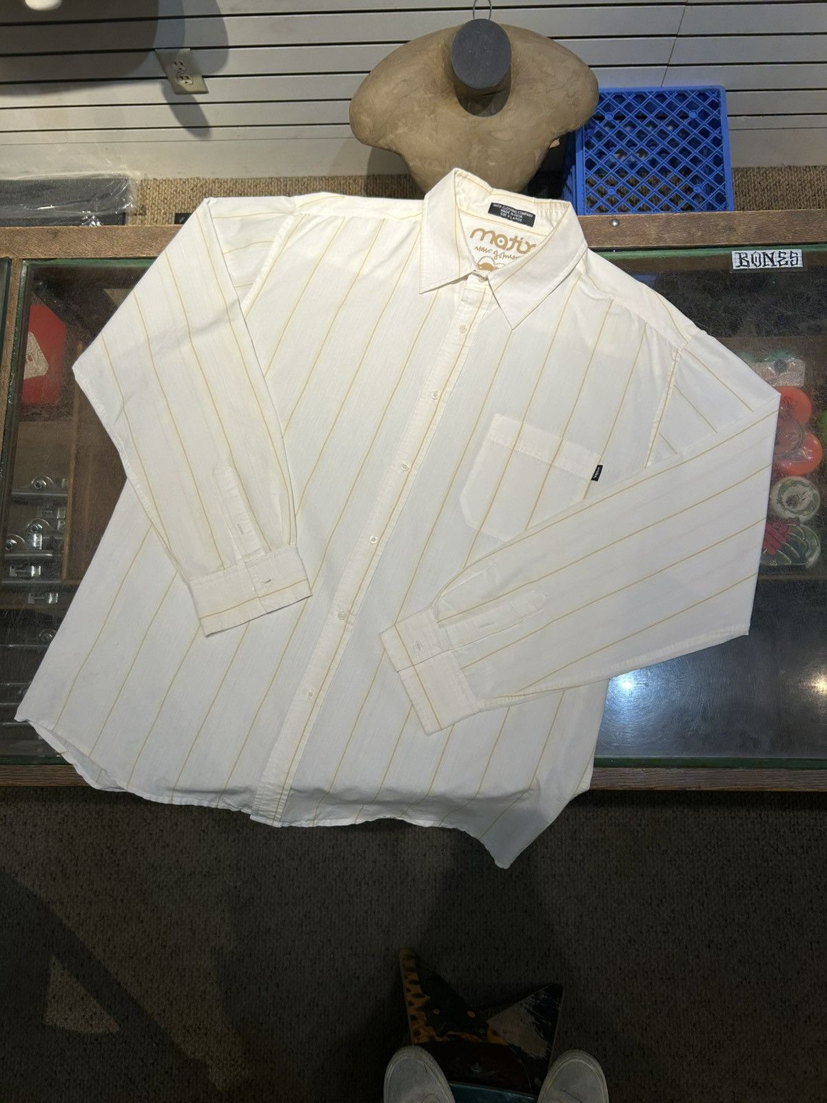 Matix MATIX Pinstripe Button Down Size US XL / EU 56 / 4 - 1 Thumbnail