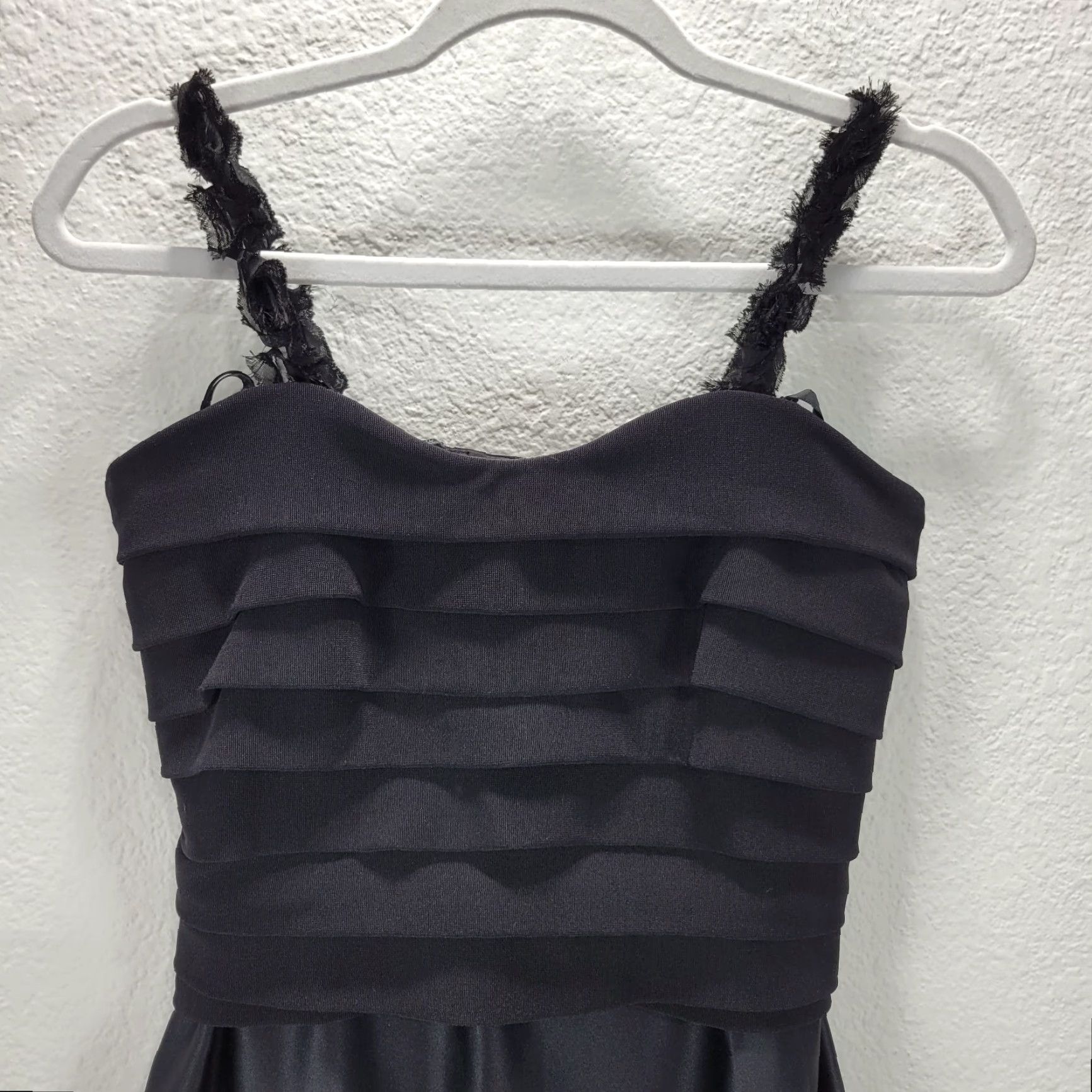 Tadashi Shoji Tadashi Neiman Marcus Black Tiered Layered Fit & Flare Long Dress Cocktail Sz 6P Size M / US 6-8 / IT 42-44 - 4 Thumbnail