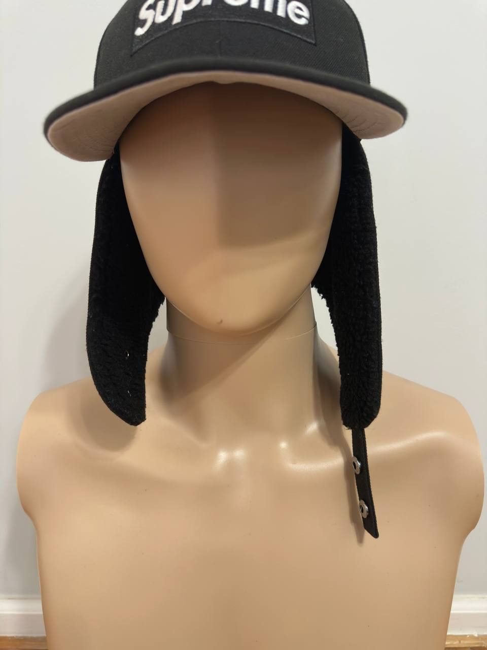 New Era × Supreme Supreme Box Logo World Famous x New Era 59Fifty Earflap Size ONE SIZE - 7 Thumbnail