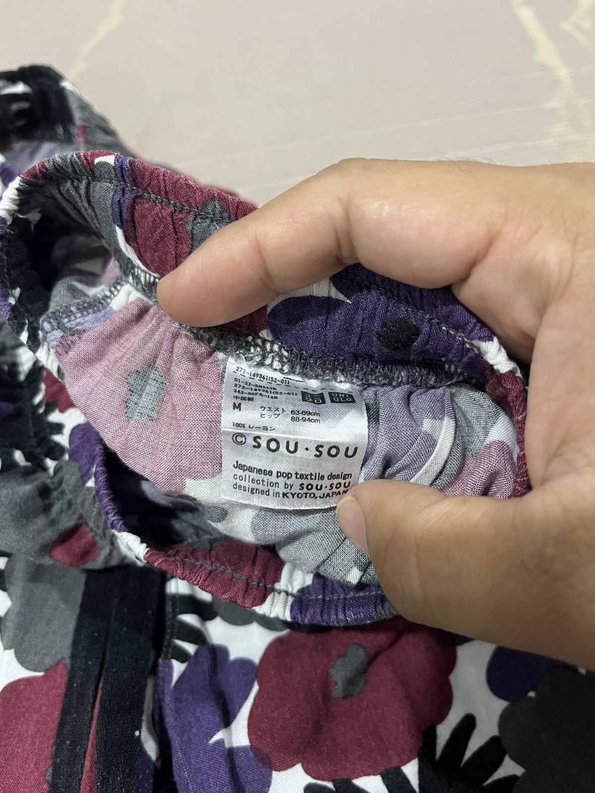 Uniqlo Uniqlo x SOU SOU Floral Cropped Pants Size 27" / US 4 / IT 40 - 5 Thumbnail