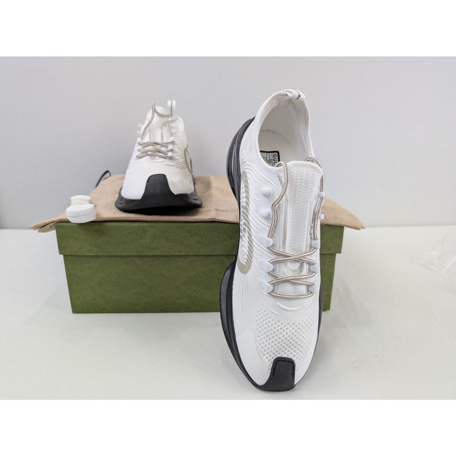 Gucci o1rshd1 Men's Run Sneakers in Black/White Size US 12.5 / EU 45-46 - 19 Thumbnail