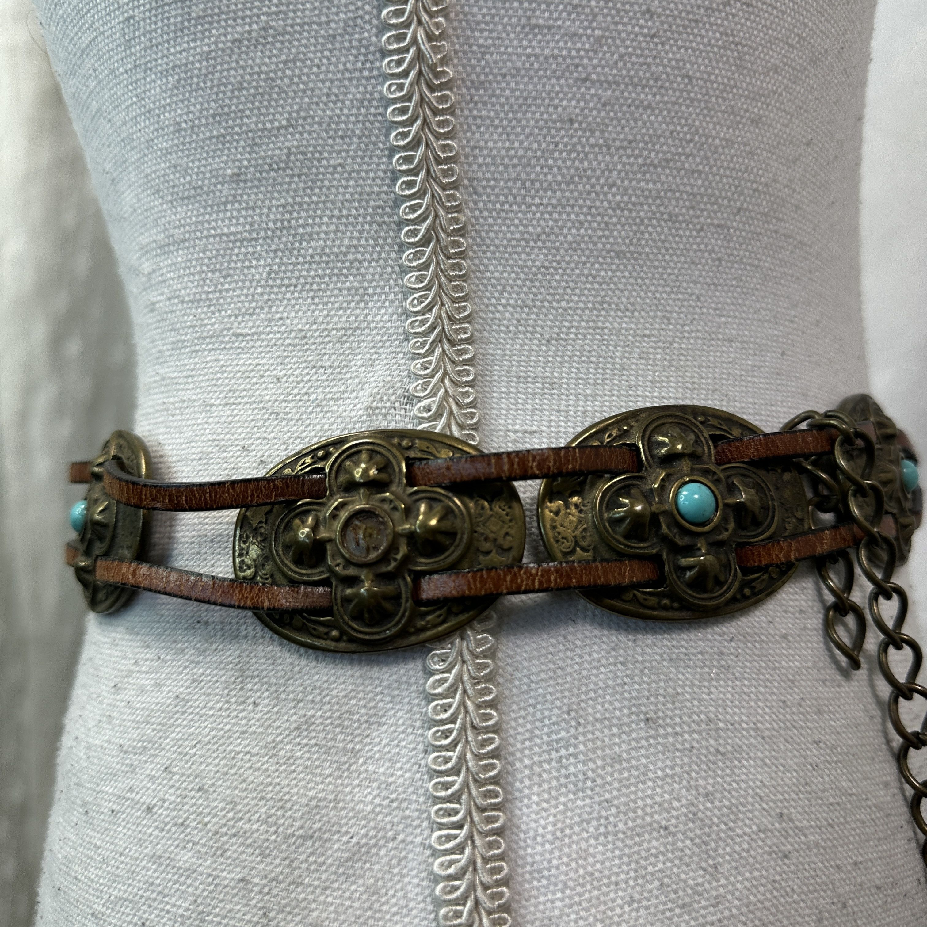 Vintage Vintage Avant Garde Chains Gold Metal Belt Y2K Size ONE SIZE - 5 Thumbnail