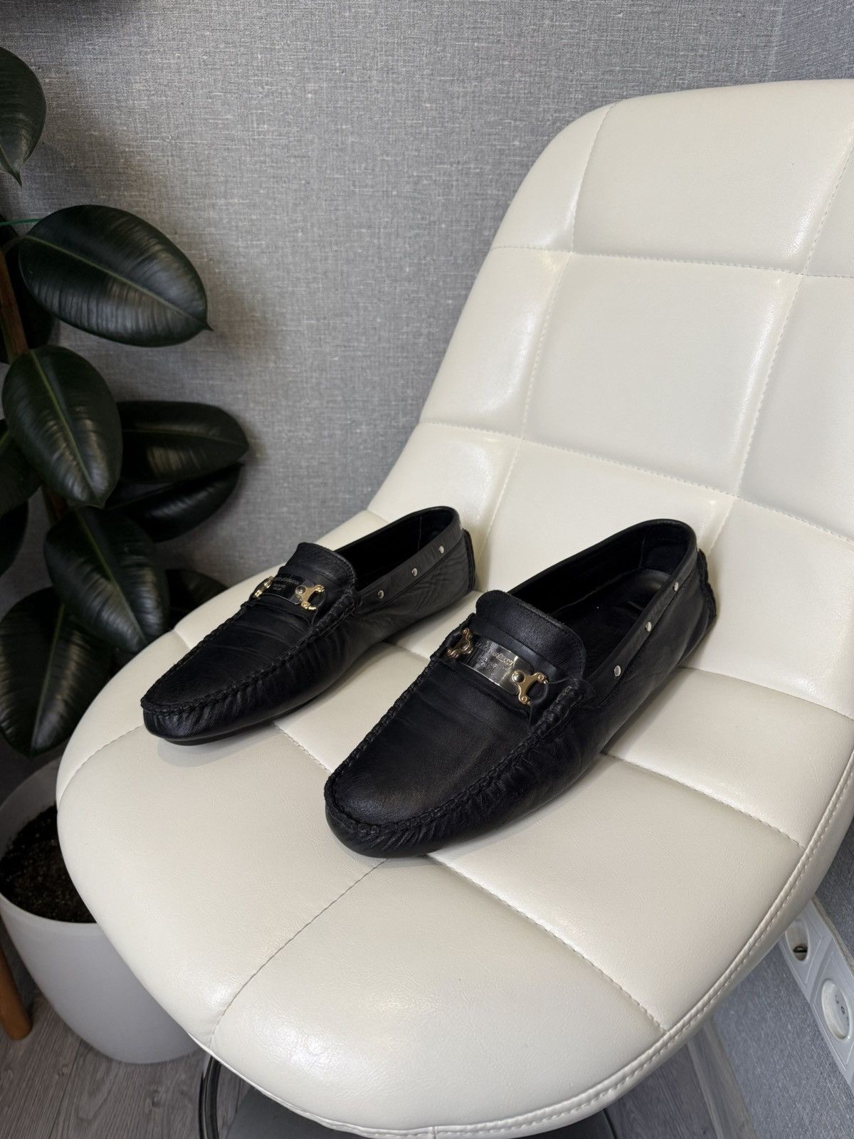 Dolce & Gabbana Black Pebbled Leather Loafers with Gold Plaque Dolce & Gabbana DG Logo Major Loafers – BRANDED STORE main image 2