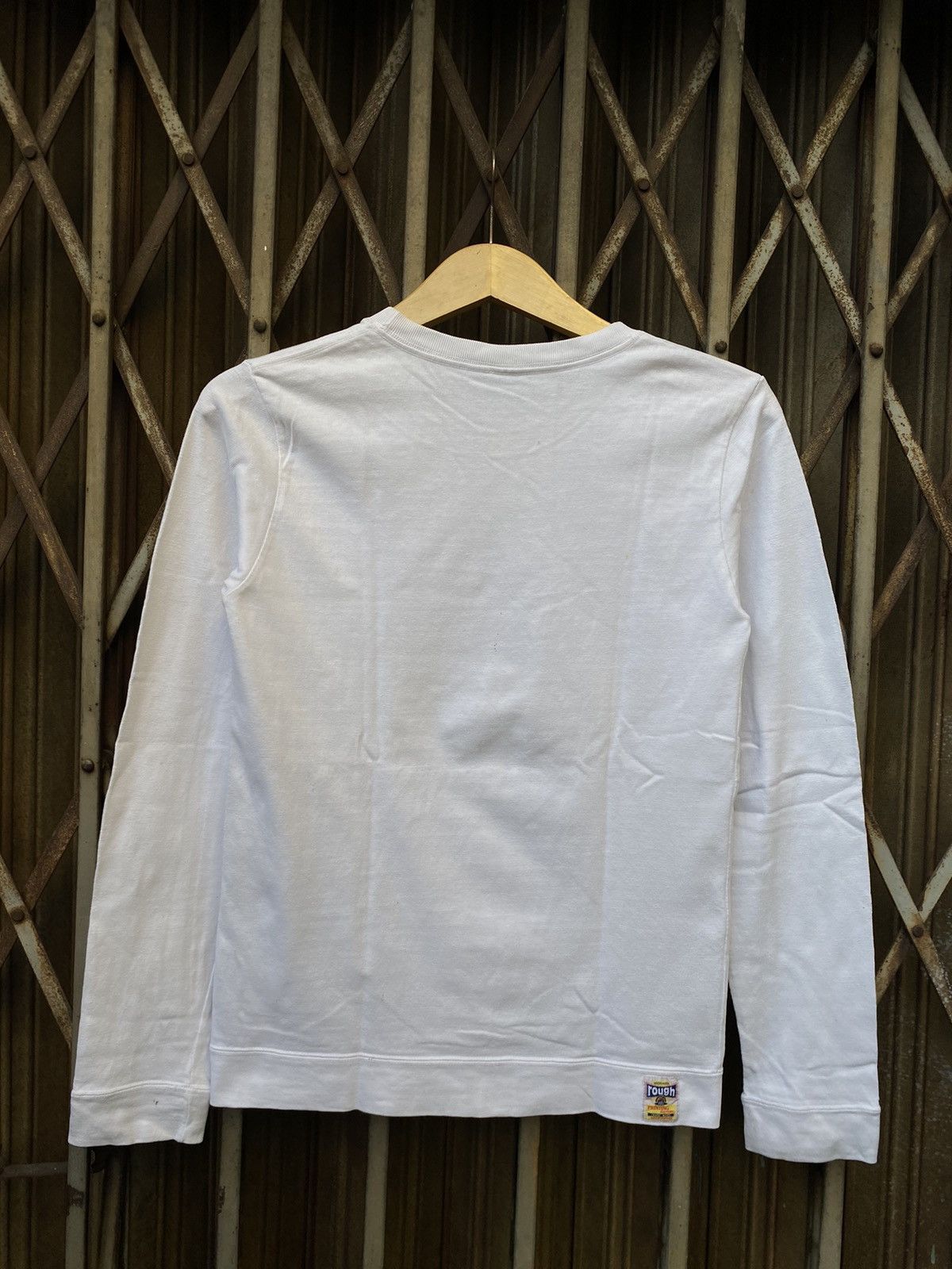 Japanese Brand Vintage Roughwear Japanese Brand Tee Size US S / EU 44-46 / 1 - 6 Thumbnail