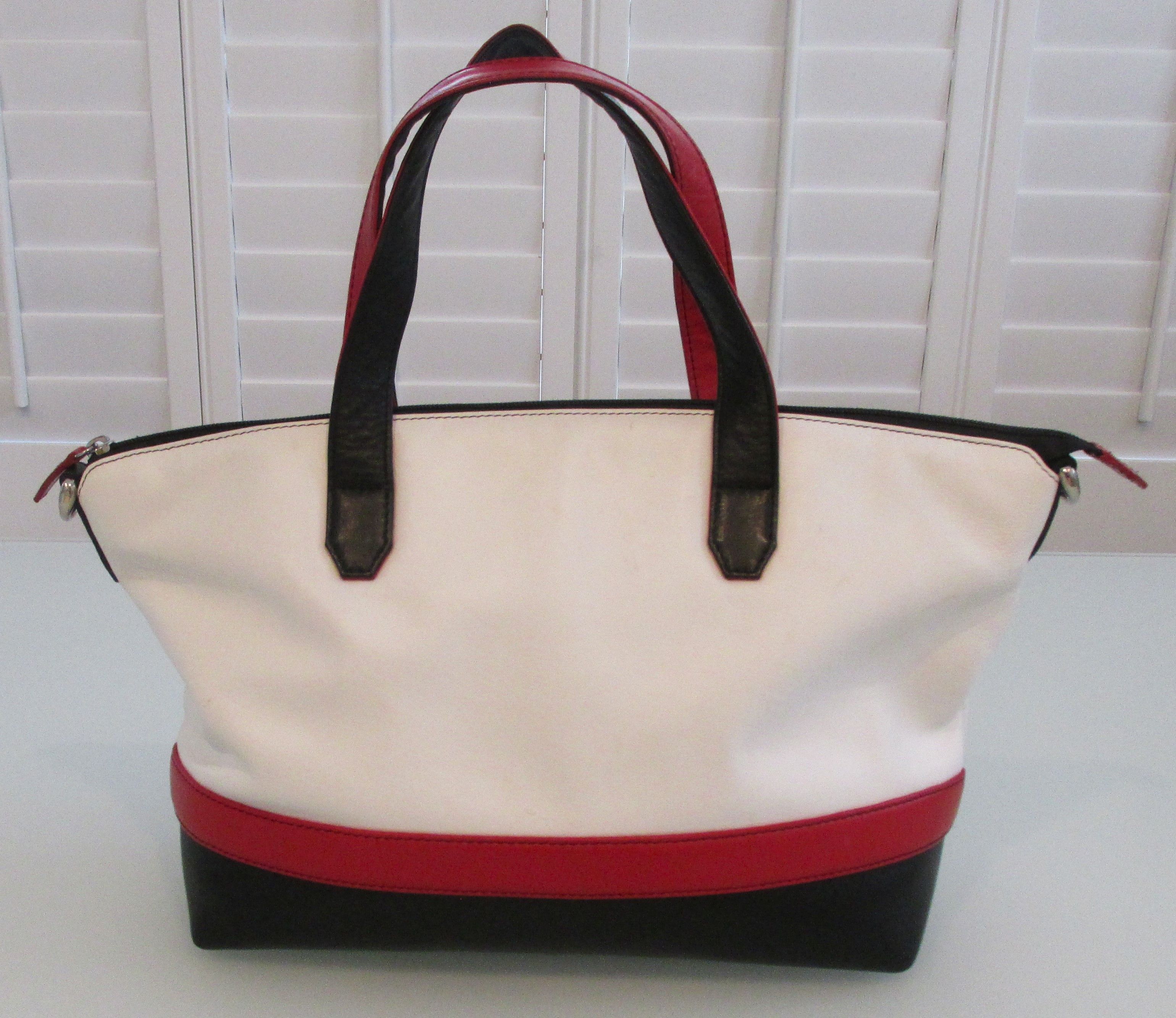 Other Women's "Est-West" Tote-Style Leather Handbag/Purse Size ONE SIZE - 3 Thumbnail