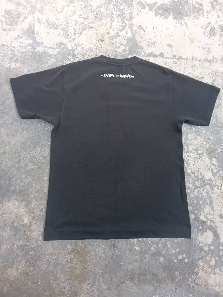 Bape × Kaws Vintage bathing ape x kaws t-shirt rare Size US M / EU 48-50 / 2 - 6 Thumbnail