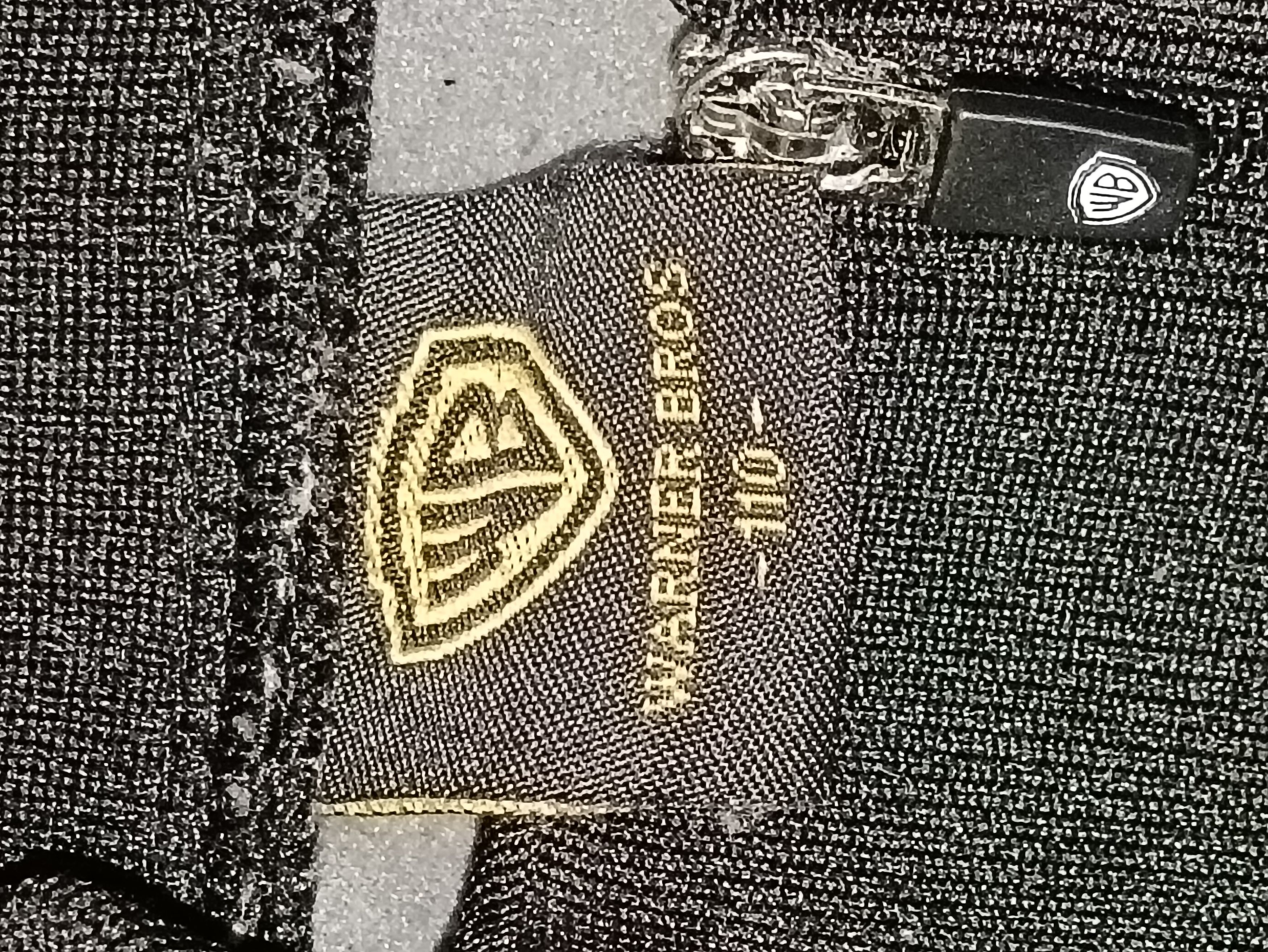 Warner Bros WARNER BROS PATCHED QUARTER ZIPPER SWEATSHIRT Size US L / EU 52-54 / 3 - 4 Thumbnail