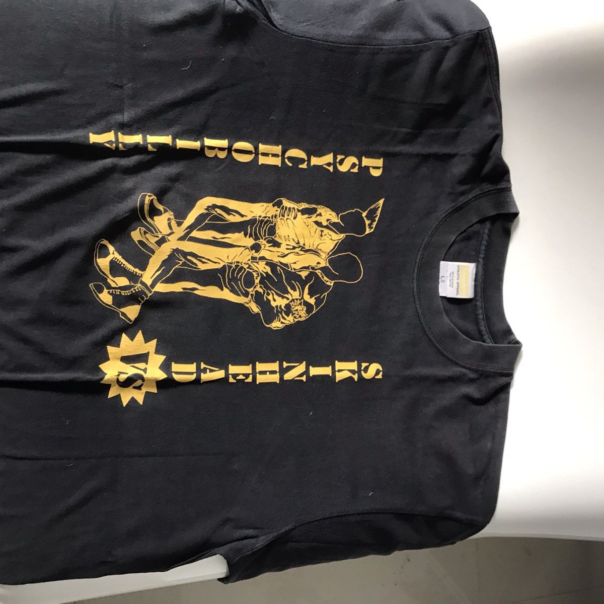 Band Tees × Vintage SKINHEAD VS PSYCHOBILLY Bronze fist Record t shirt tee black Size US M / EU 48-50 / 2 - 8 Thumbnail