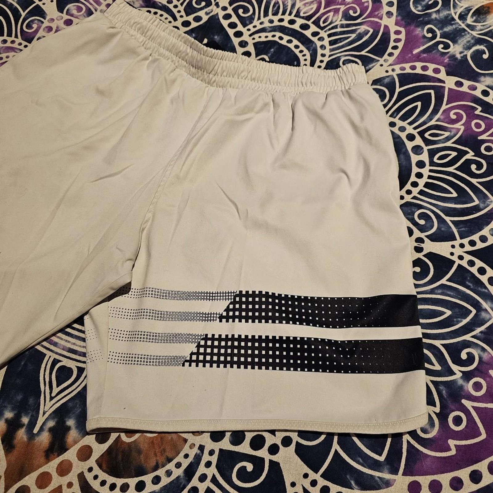 Designer Men's White Adidas 2018 Large Gym Shorts Size US 34 / EU 50 - 3 Thumbnail