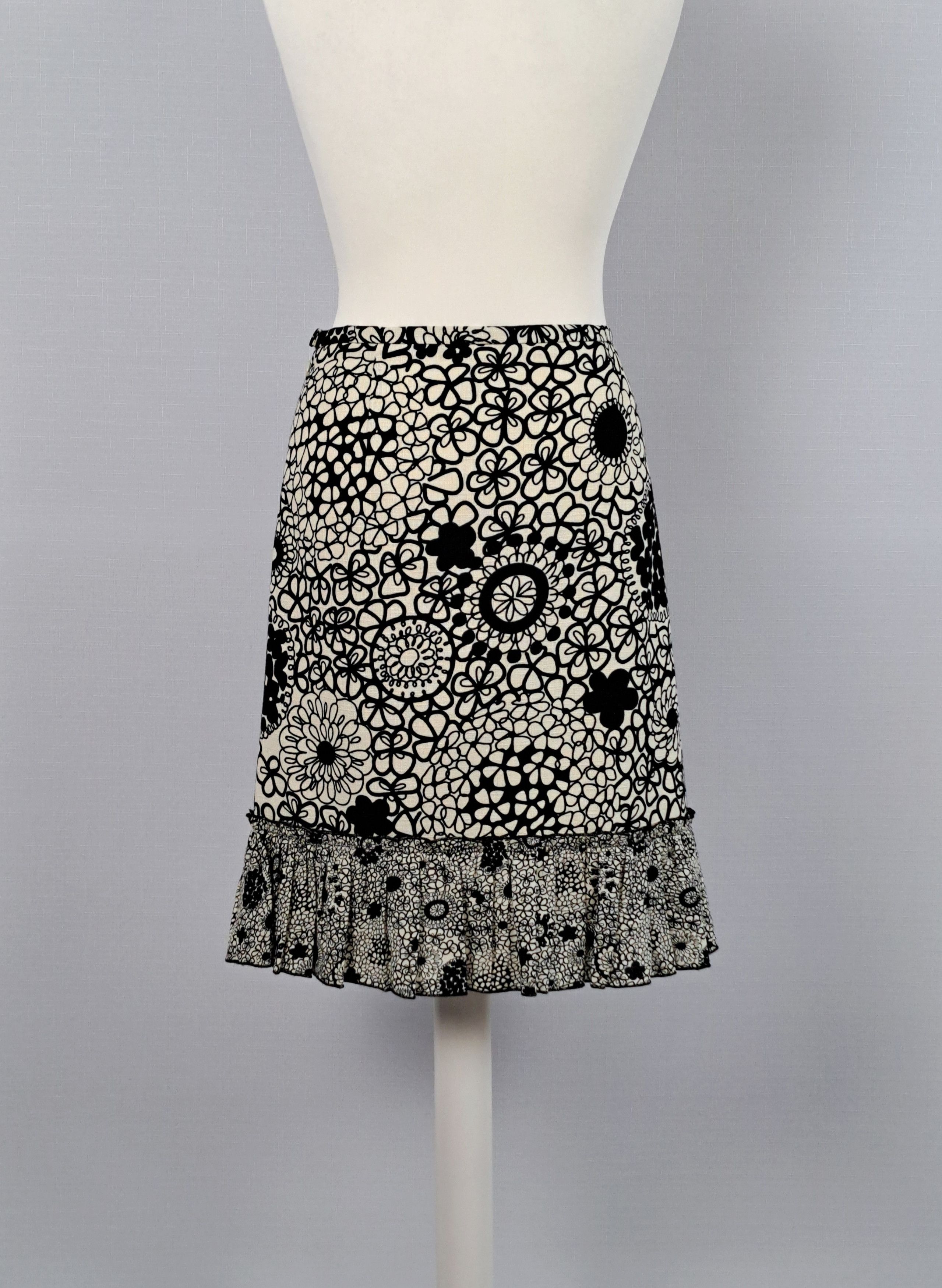 Moschino × Vintage Moschino Cheap&Chic vintage flower skirt. Size 46IT Size 32" / US 10 / IT 46 - 3 Thumbnail