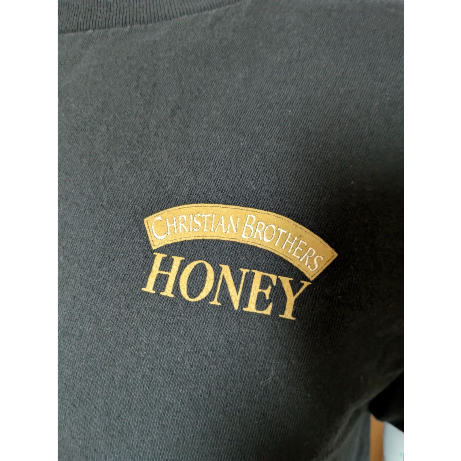Delta Christian Brothers Honey Brandy T Shirt Large Mens Black Delta 100% Cotton Crew Neck Short Sleeve Shirt Decades Beer Bars Restaurants Holiday 36% ABV Size US L / EU 52-54 / 3 - 2 Thumbnail