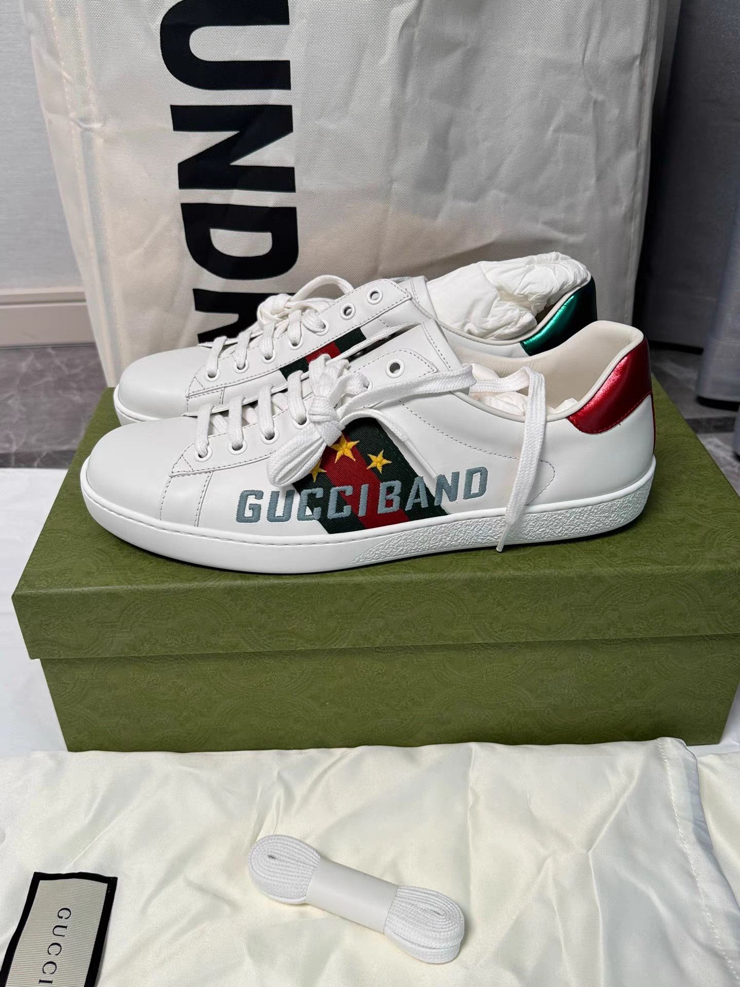 Gucci Gucci ACE Star Sneakers K6 Size US 9 / EU 42 - 1 Thumbnail