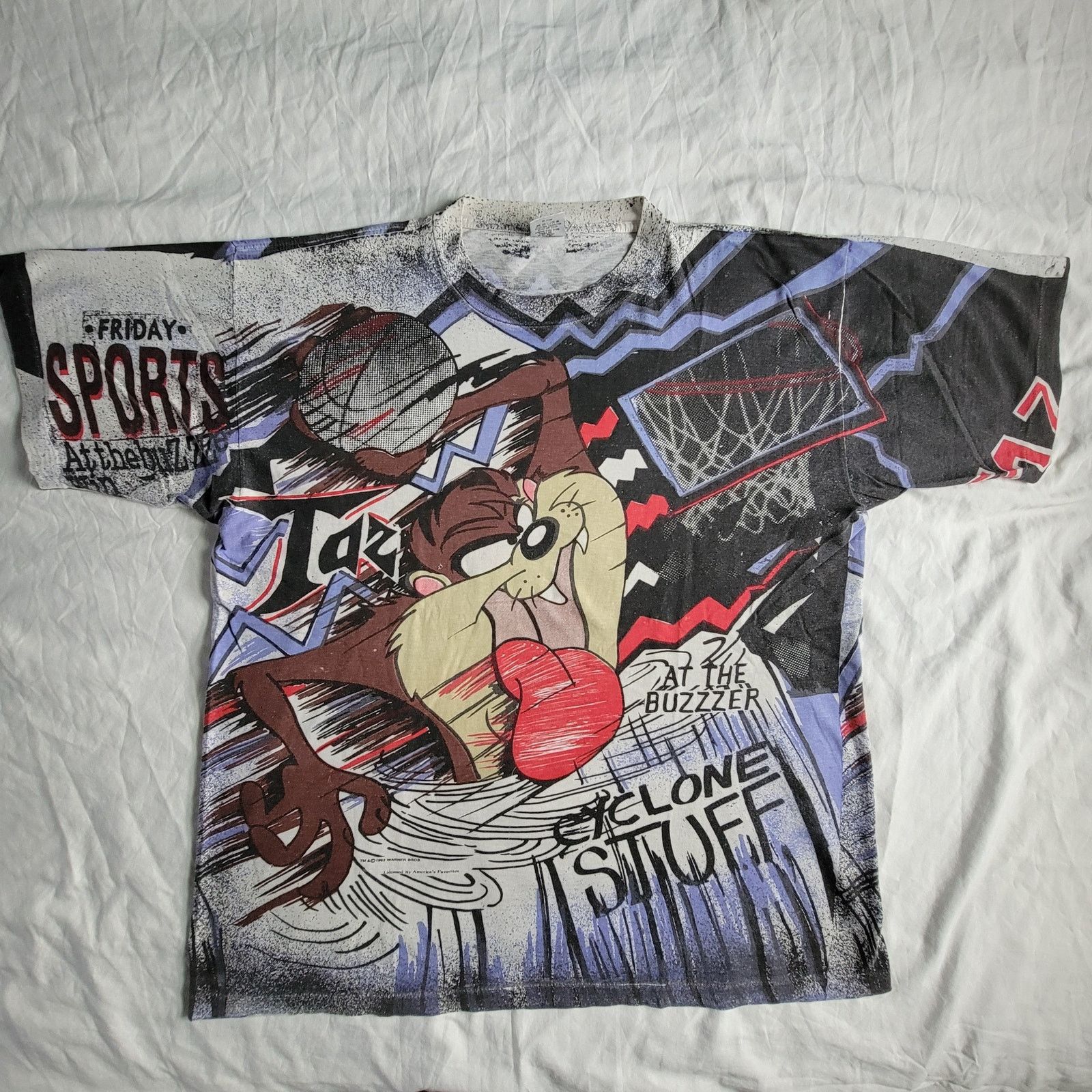Gildan Taz Looney Tunes Basketball Cyclone Stuff AOP T-Shirt Size US XL / EU 56 / 4 - 1 Thumbnail