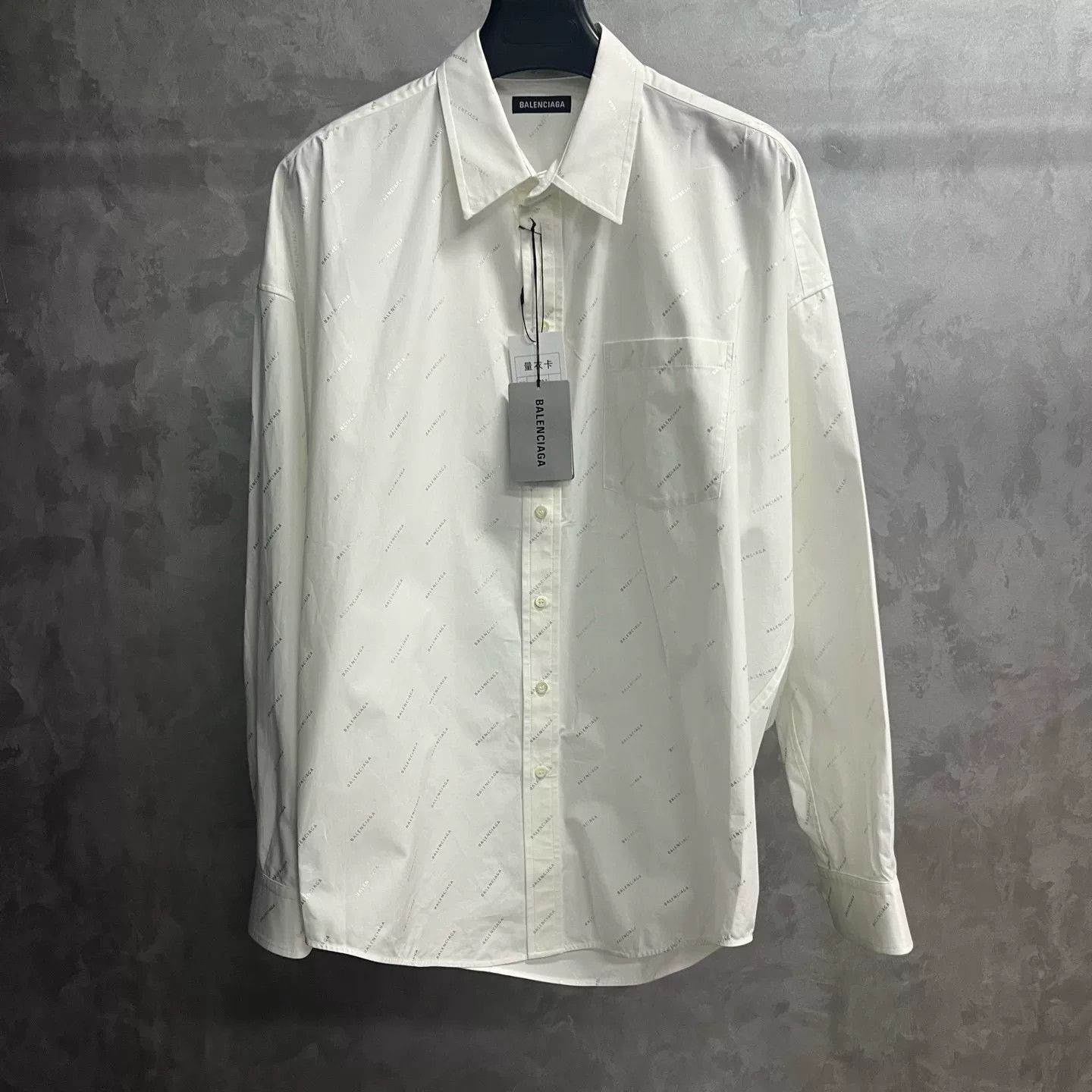 Balenciaga Balenciaga White Logo Loose Shirt Size US S / EU 44-46 / 1 - 1 Thumbnail