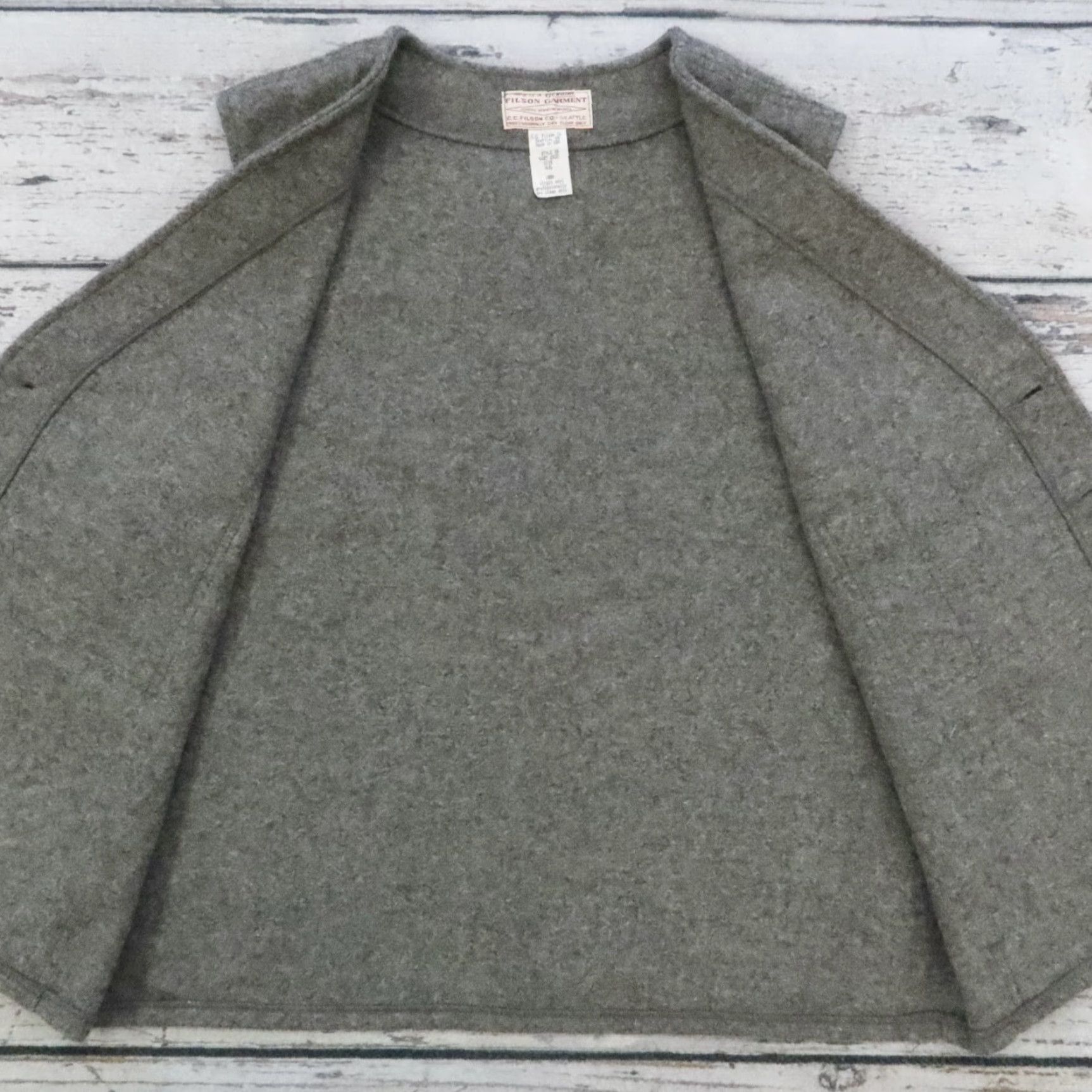 Filson VINTAGE Deadstock Filson Style 20 Wool Mackinaw Cruiser Vest 46 Gray NEW Men Size 46 Vest Size US S / EU 44-46 / 1 - 5 Thumbnail