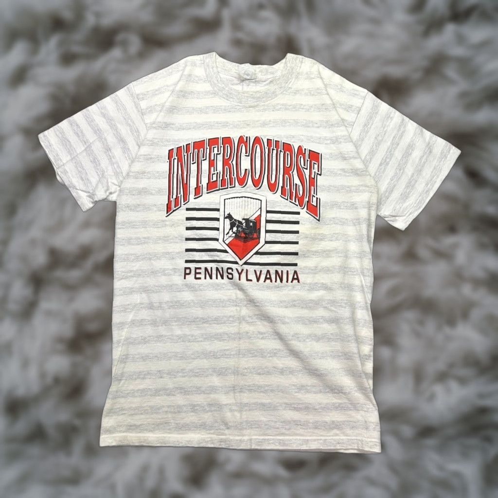 Vintage VINTAGE Intercourse Pennsylvania Graphic T-Shirt Mens M White Short Sleeve Crew Neck Size US M / EU 48-50 / 2 - 1 Thumbnail