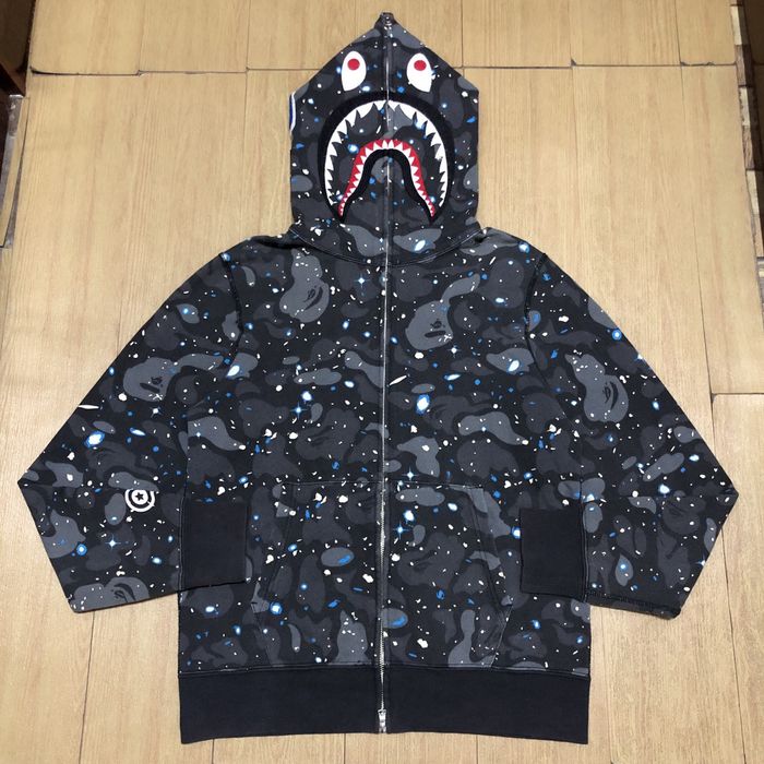 Bape space sale camo shark hoodie