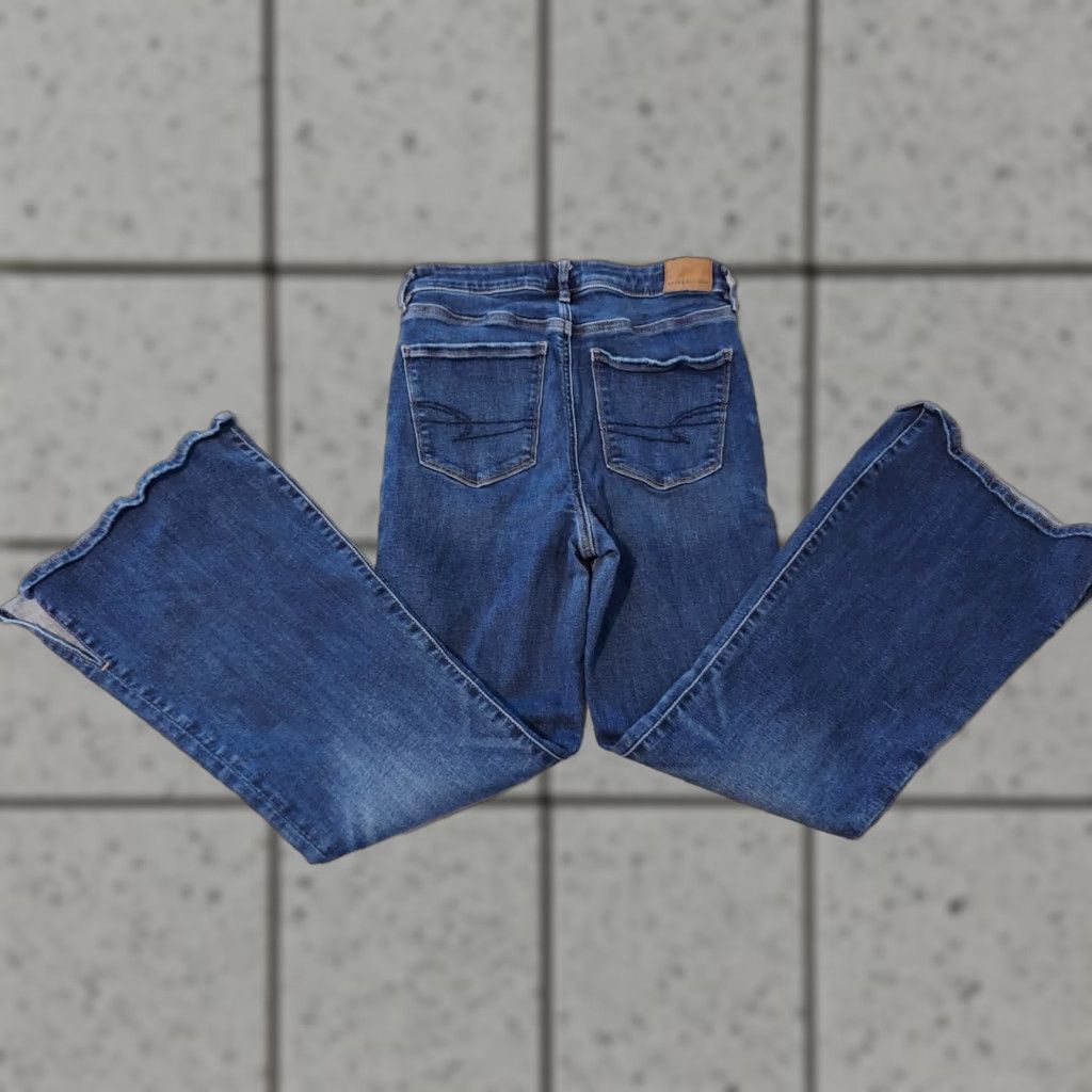American Eagle Outfitters Womens American Eagle Outfitters Jeans 8 Short Denim Cotton Flared Blue Size 30" / US 8 / IT 44 - 1 Thumbnail