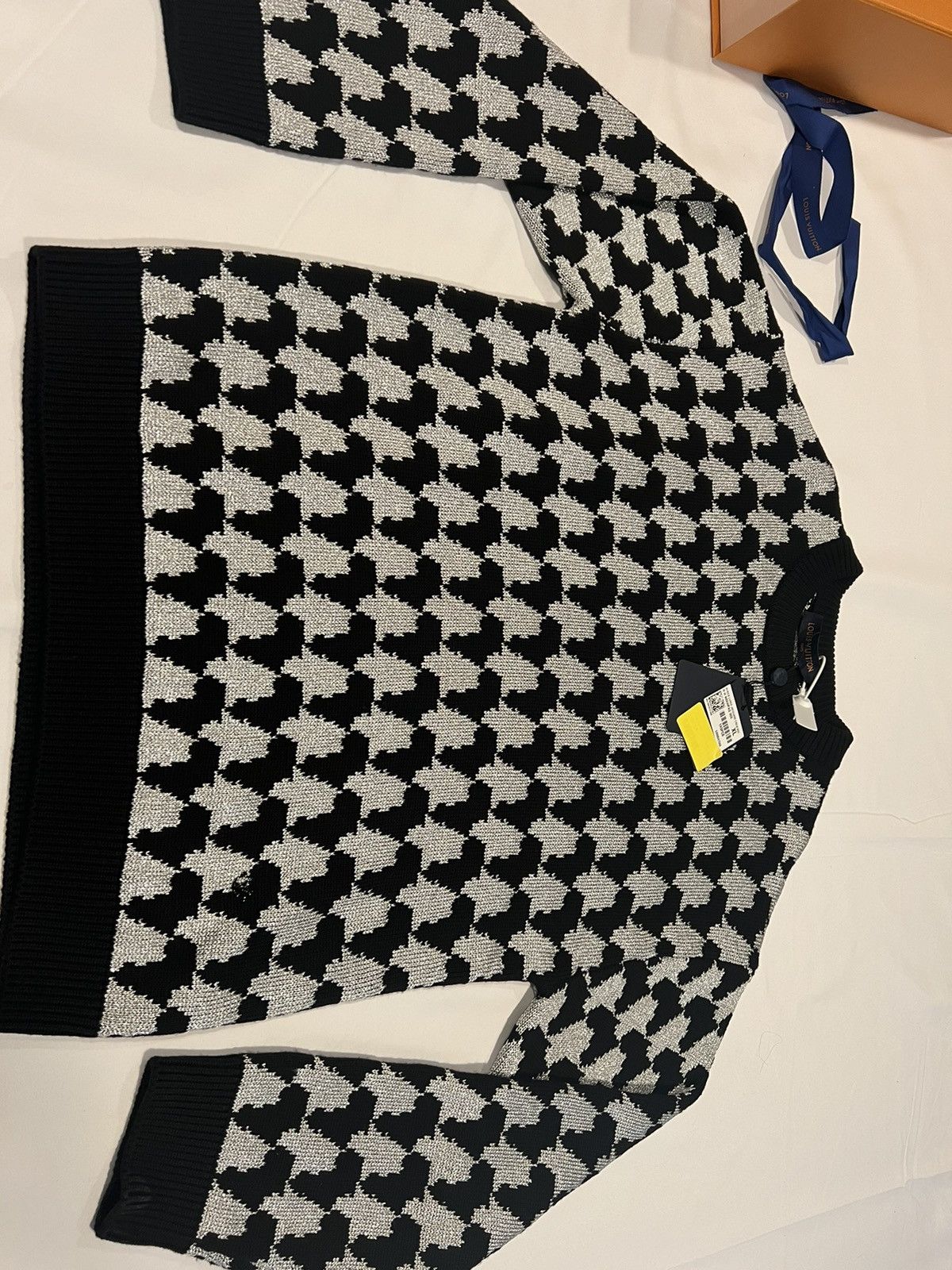 Louis Vuitton Louis Vuitton men’s sweater. XL. $2150 Size US XL / EU 56 / 4 - 8 Thumbnail