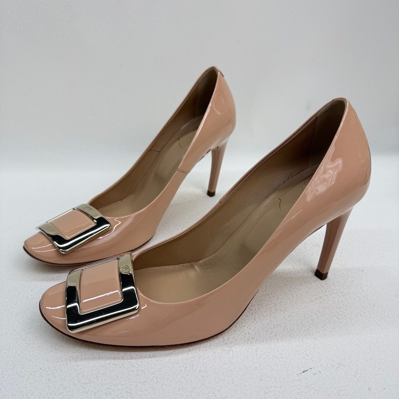 Roger Vivier Roger Vivier Retro Pink Lowtop Sneakers us_8-5 Women Size US 8.5 / IT 38.5 - 1 Thumbnail