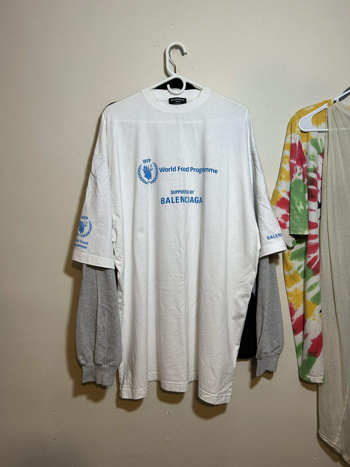 バレンシアガ　ワールドフード　ロングTシャツ Balenciaga World Food Programme Shirt | Grailed