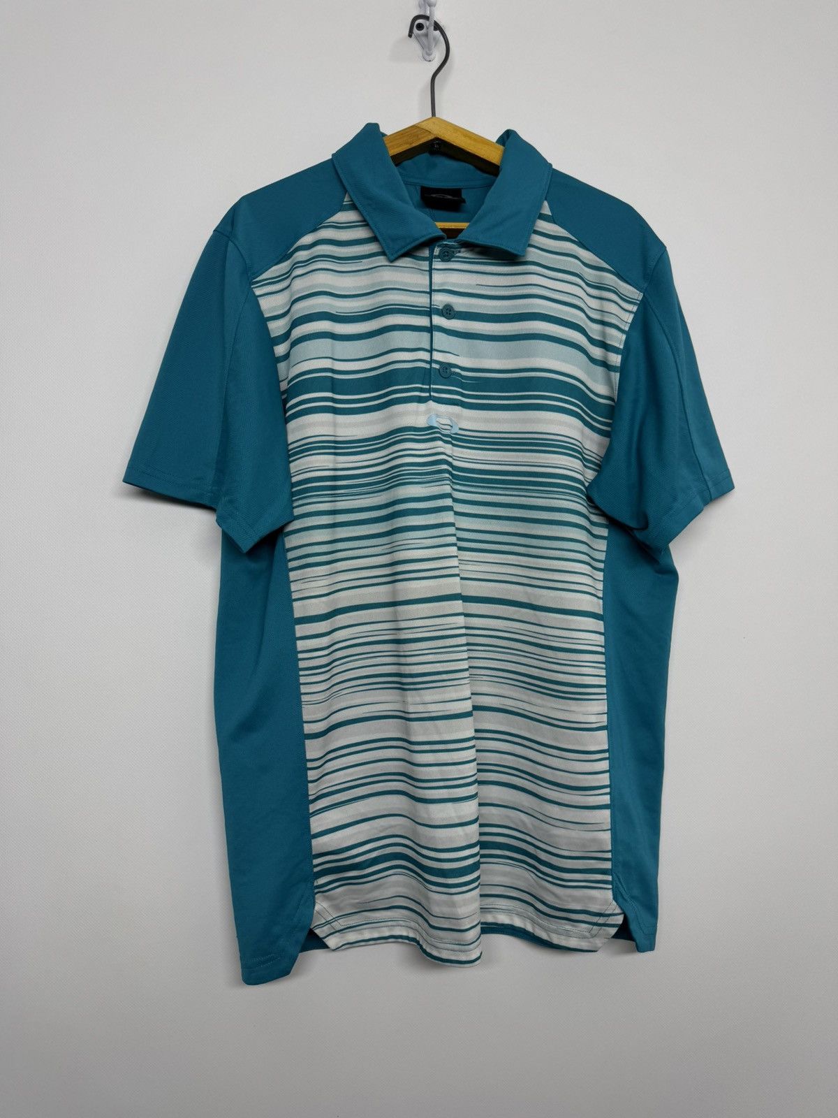 Oakley Vintage Y2k Oakley Golf Polo Size US M / EU 48-50 / 2 - 3 Thumbnail